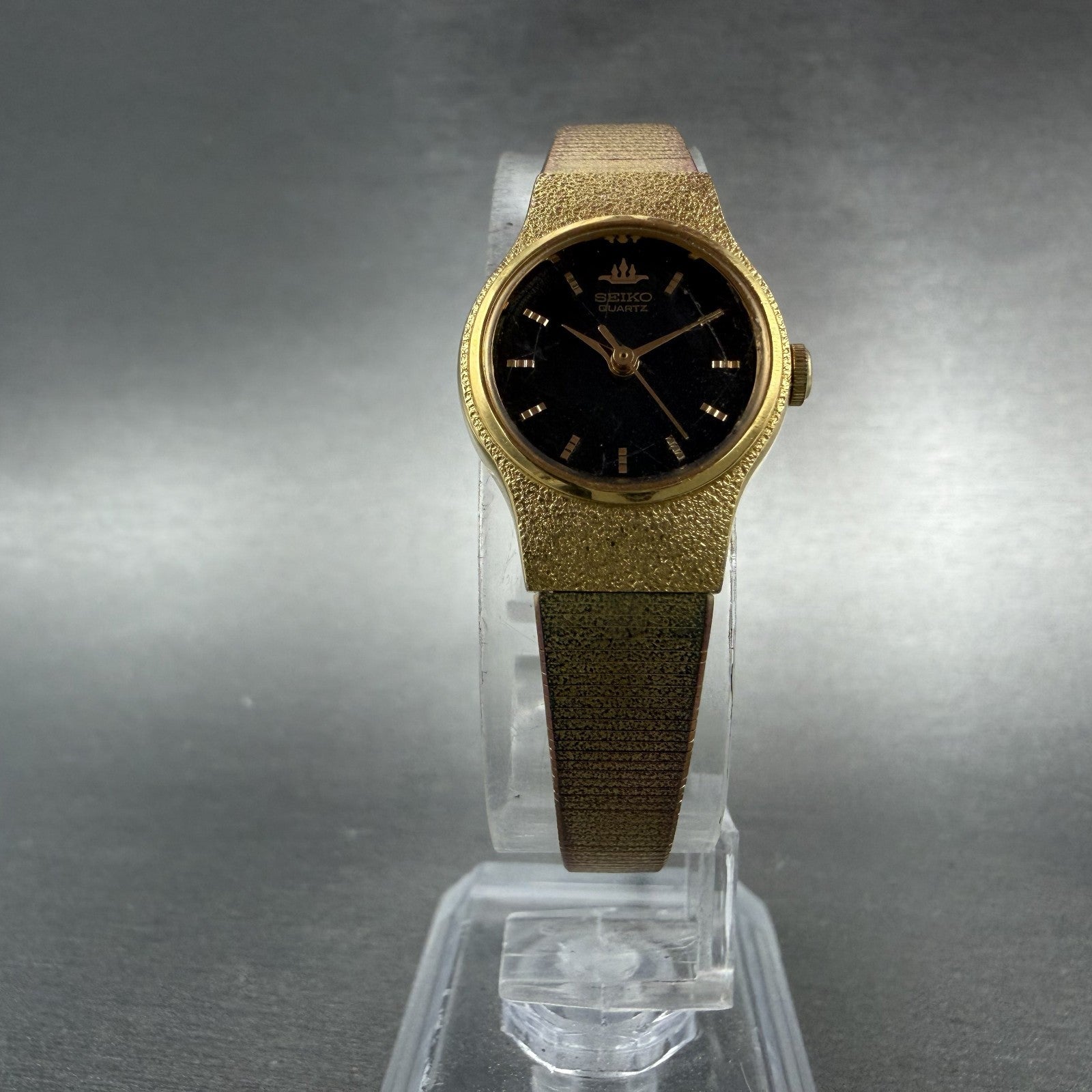 Seiko Watch Women 18mm Black Dial Gold Tone Round V401-0250 New Battery5