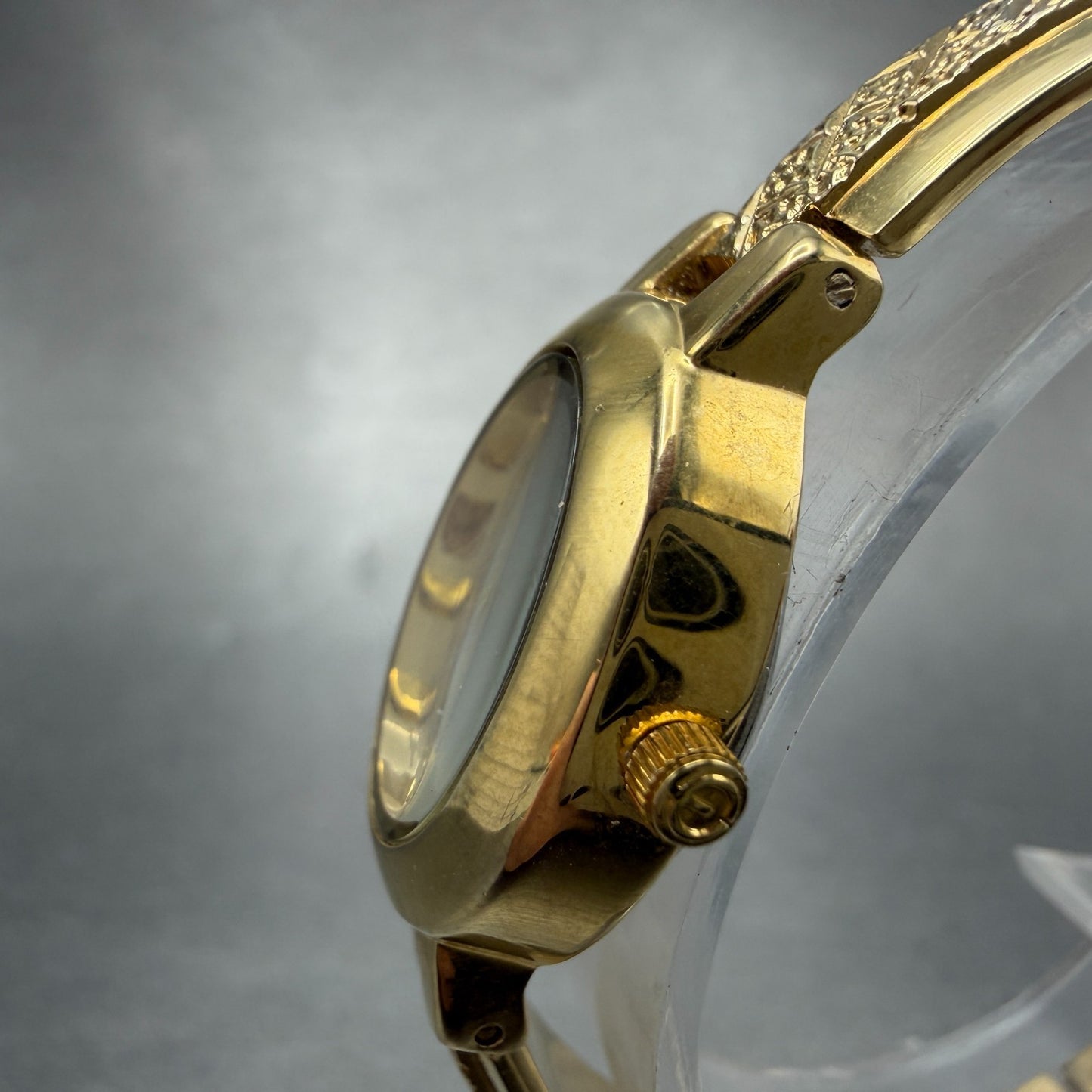 Elgin Watch Women 18mm MOP Dial Gold Tone Oval EG8074 Diamond New Battery GT762