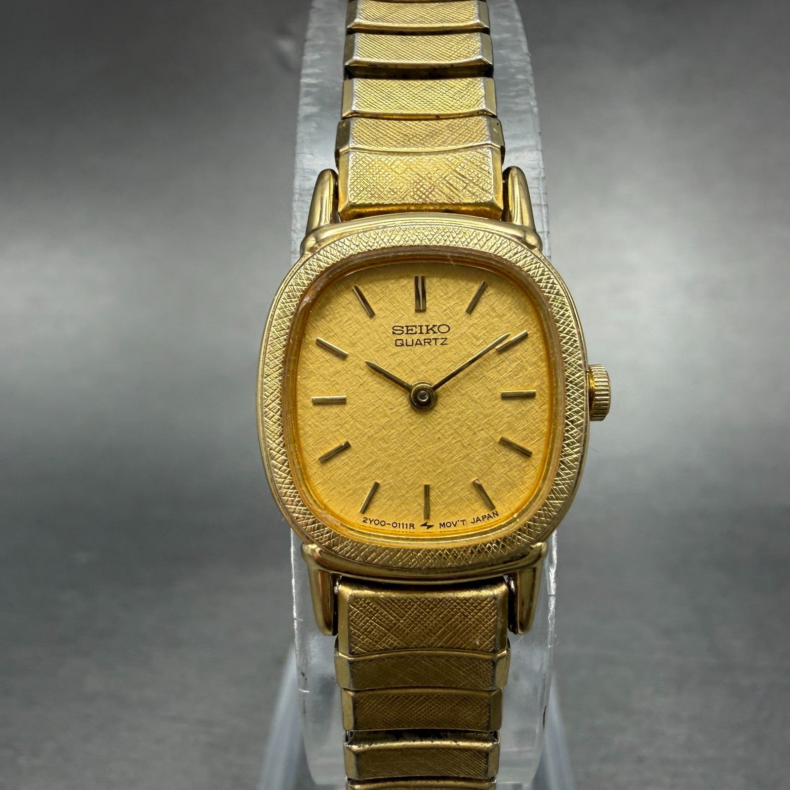 Seiko Watch Women 17mm Champagne Dial Gold Tone Rectangle 2Y00-5028 New Battery60