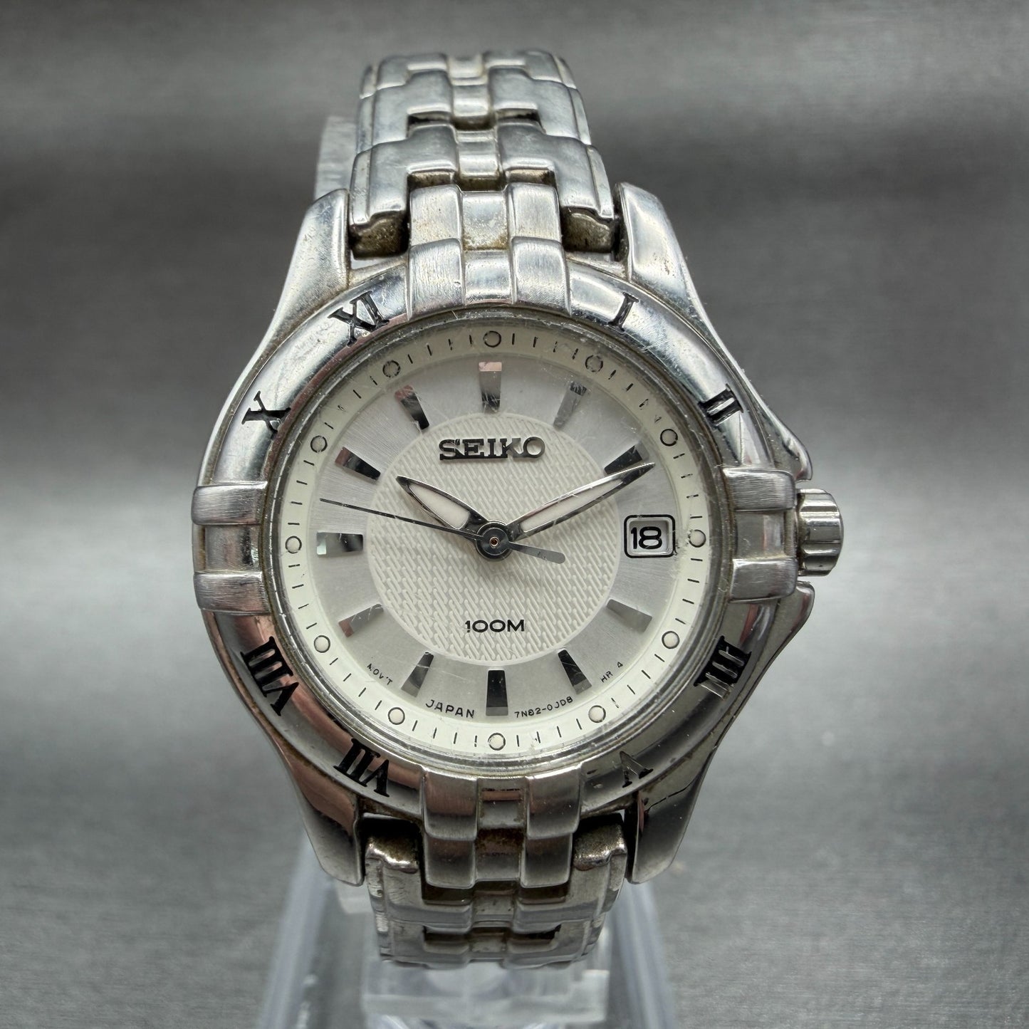 Seiko Dive Watch Women 26mm White Dial Silver Tone Date 7N82-0DP0 New Battery0