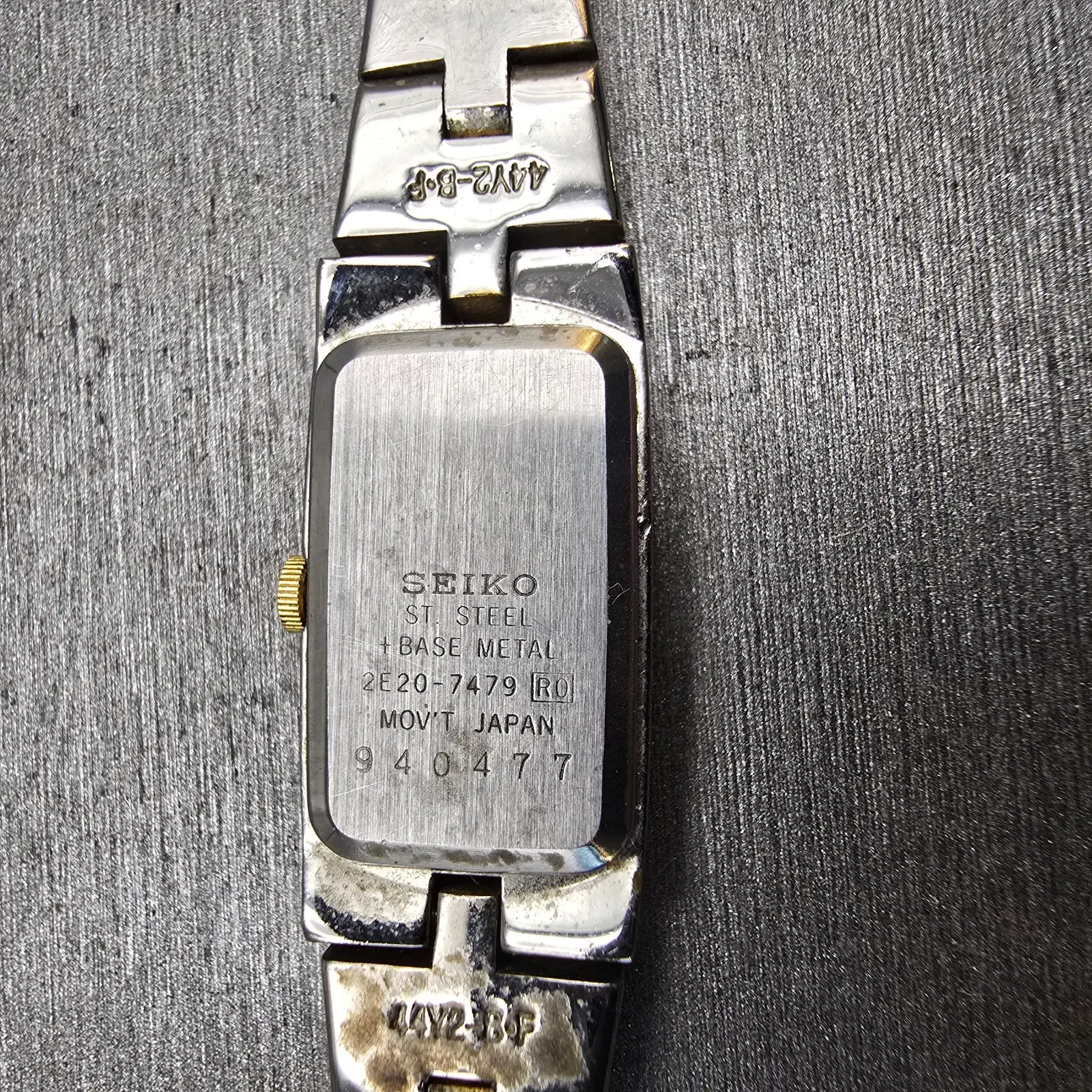 Seiko Tank Watch Women 13mm White Dial Two Tone Rectangle 2E20-7479 New Battery10