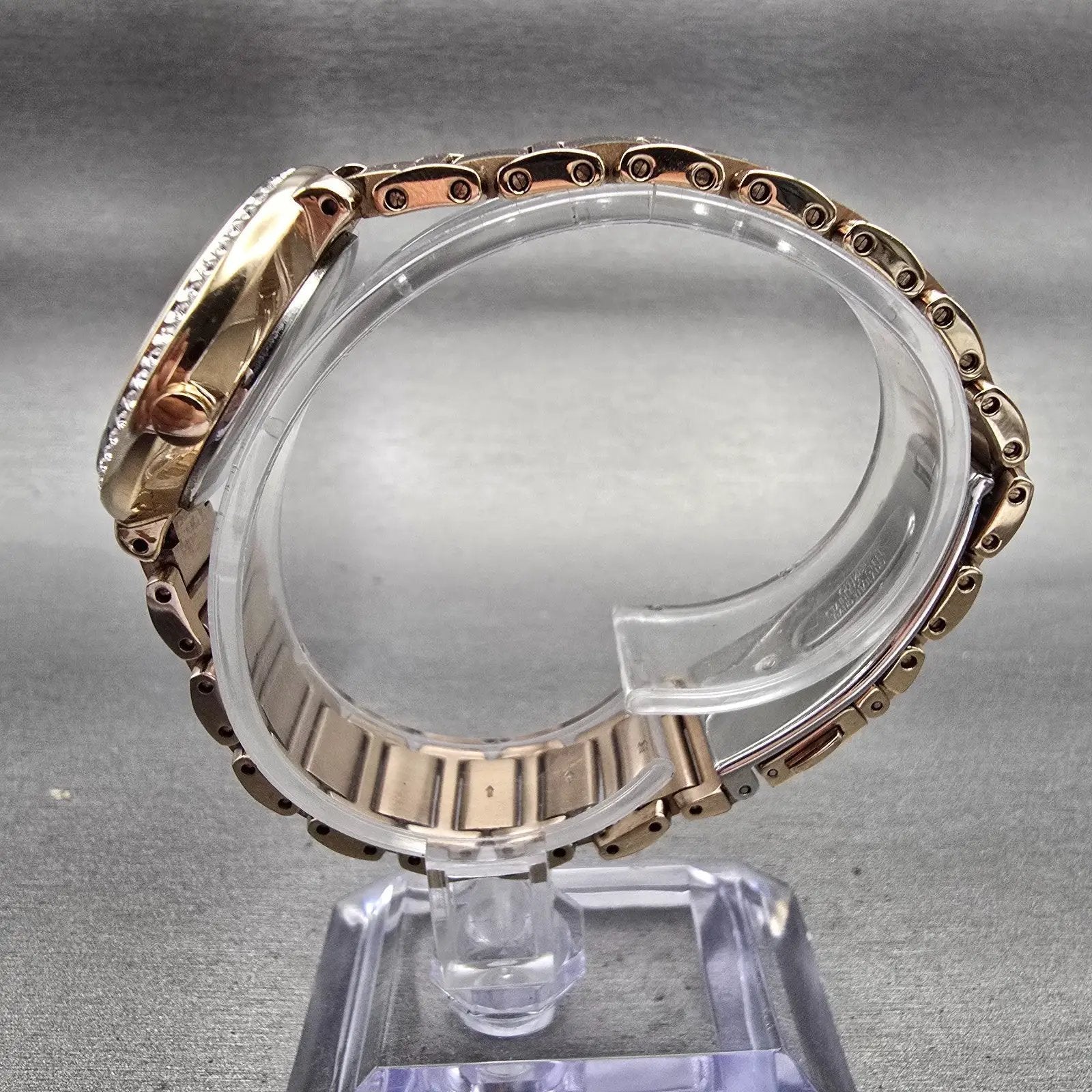 Citizen Eco-Drive Watch Women 30mm MOP Dial Gold Tone Gemmed E031-R007645 Works6