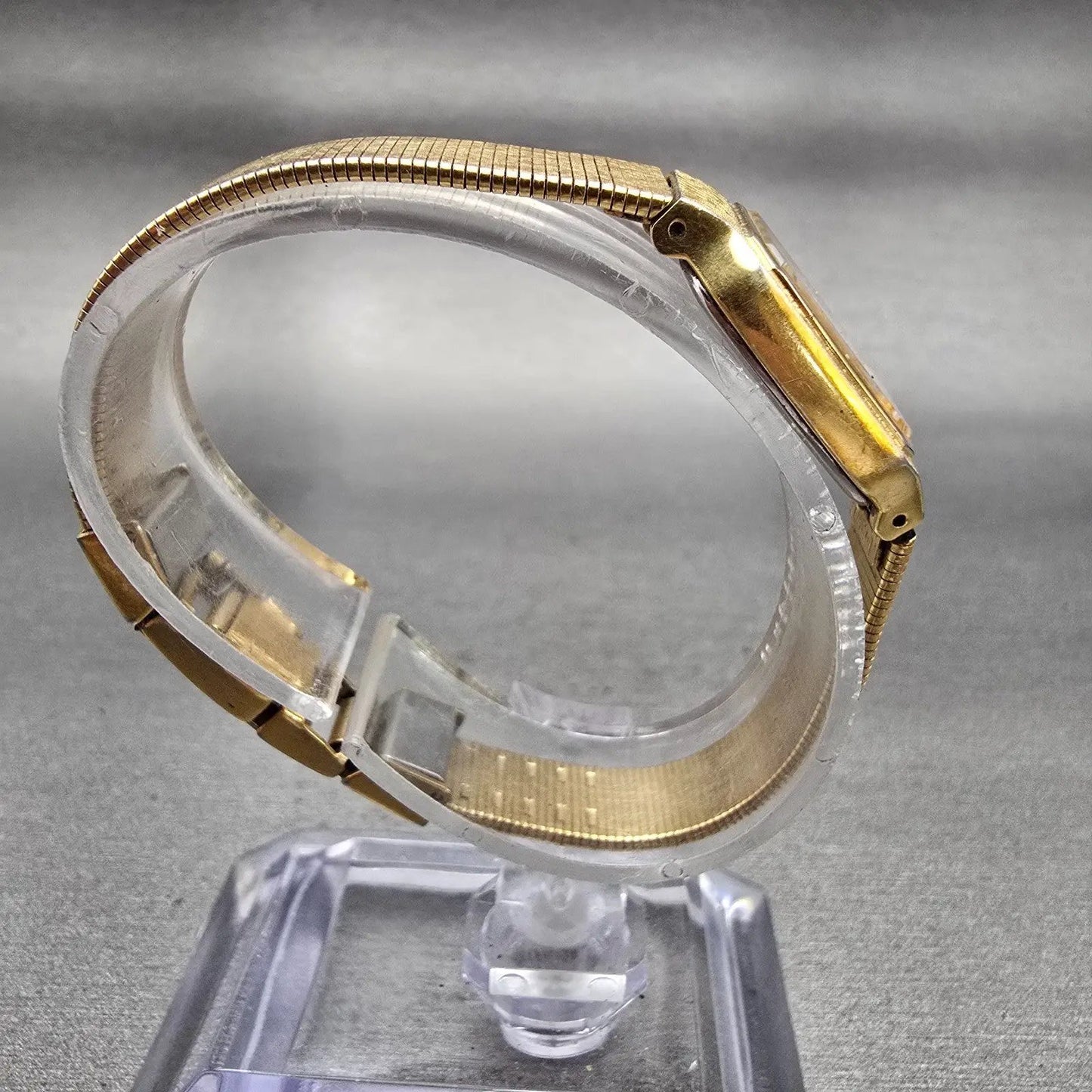 Seiko Watch Women 17mm Silver Dial Gold Tone Rectangle 2P20-5D39 New Battery VTG8
