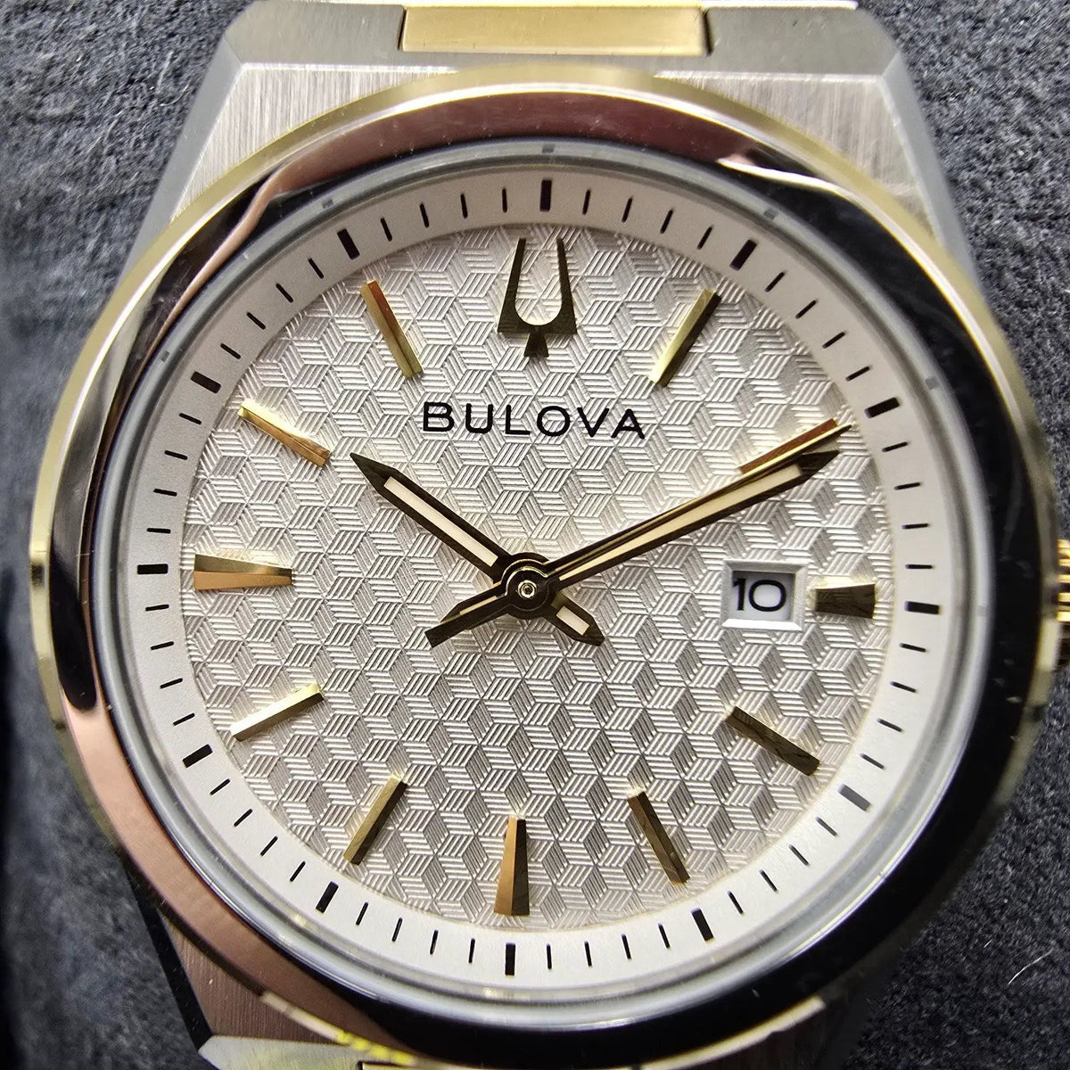 Bulova Watch Women 30mm White Dial Two Tone Date Round 98L323 New Battery 1232