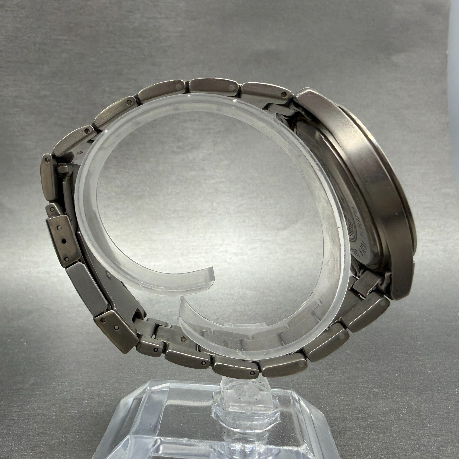 Technos Watch Men 37mm Silver Dial Titanium Round T-1079 New Battery W/box9