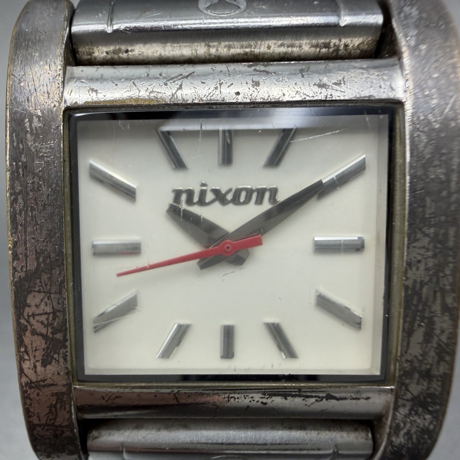 Nixon In charage Watch Women White 30mm Dial Silver Tone Rectangle New Battery1