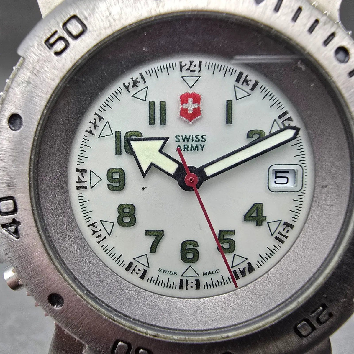 Victorinox Swiss Army Sportline Watch Men 40mm Gray Dial Silver Date PARTS DAS2