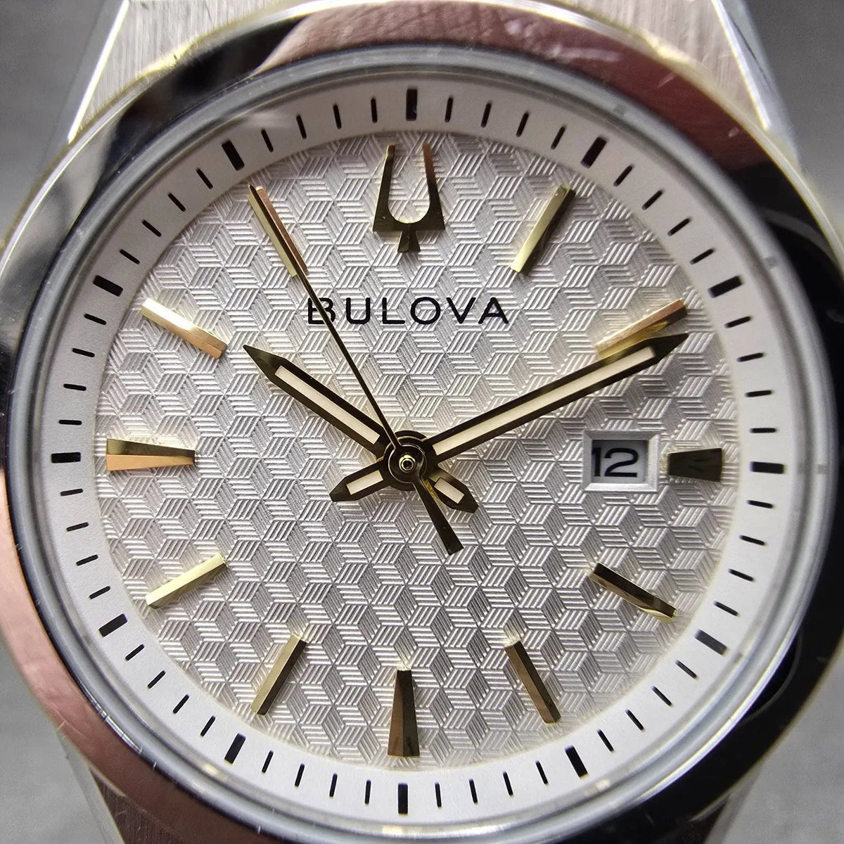 Bulova Watch Women 30mm White Dial Two Tone Date Round 98L323 New Battery2