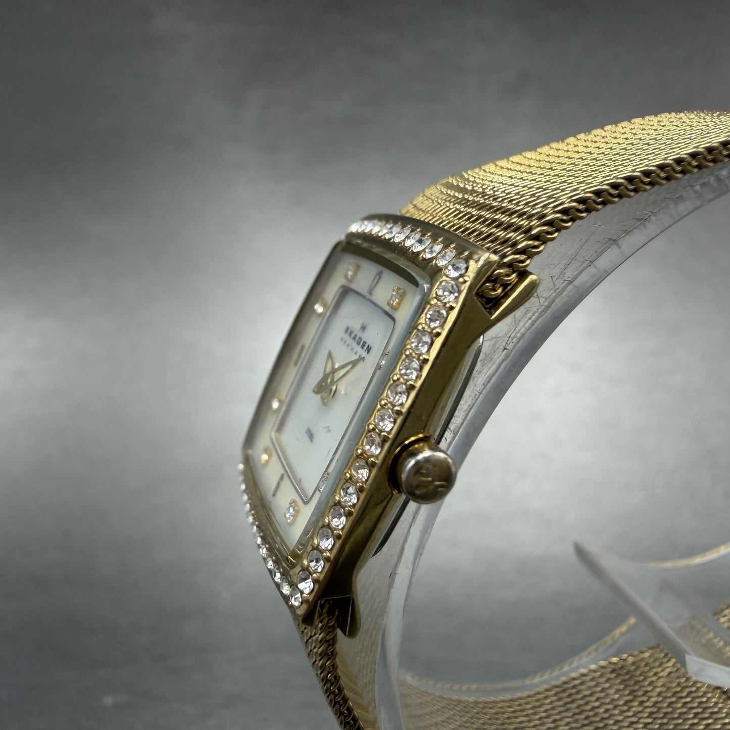 Skagen Tank Watch Women 21mm Mop Dial Gold Tone Rectangle 384XSGG New Battery2