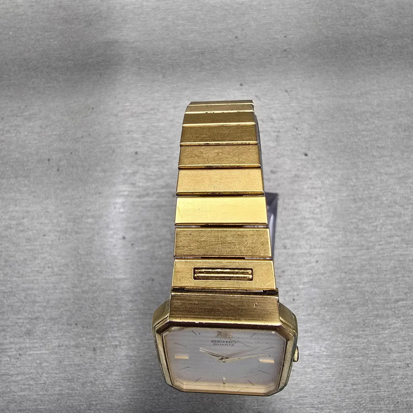 Seiko Watch Men 26mm White Dial Gold Tone Rectangle 5P30-5299 New Battery VTG4