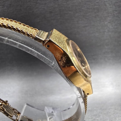 Seiko Watch Women 20mm Black Dial Gold Tone Round 8Y21-0020 New Battery Vintage3