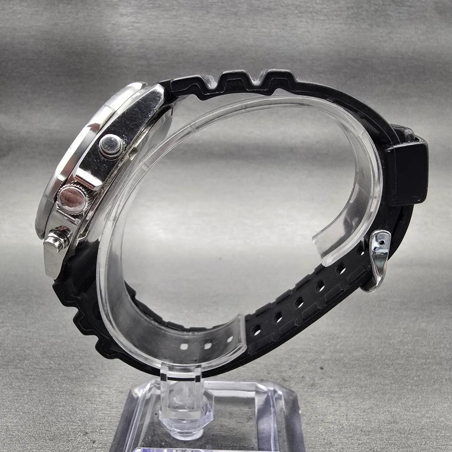 Casio AMW-330 Chronograph Watch Men 45mm Silver Dial Two Tone Date Round New Bat6
