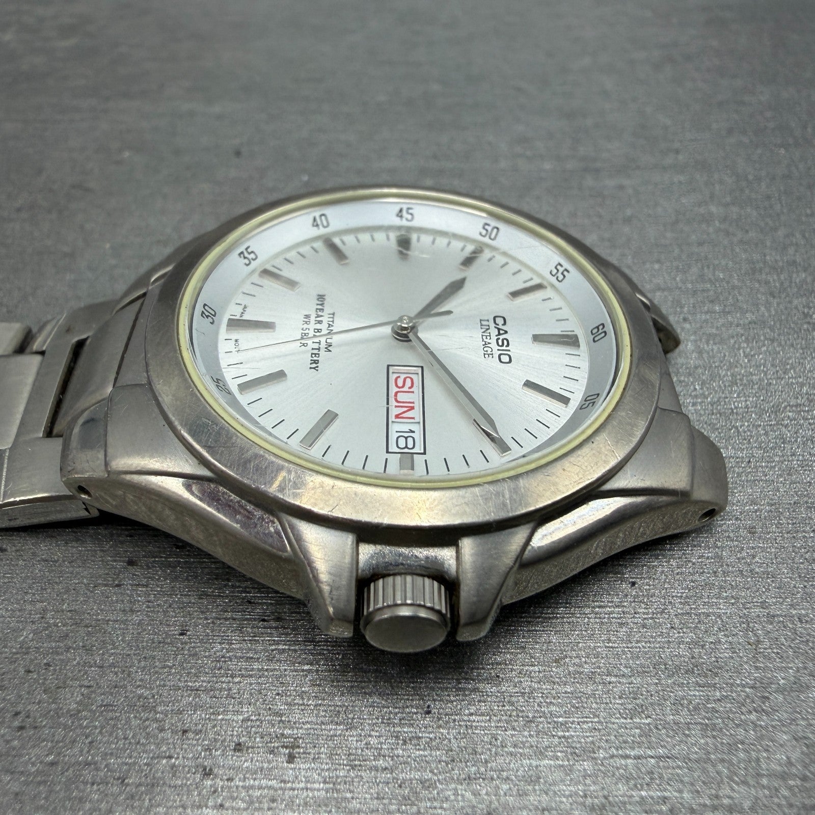 Casio Lineage Titanium Watch Men 38mm Silver Dial Daydate LIN-171J READ!! Newbat3