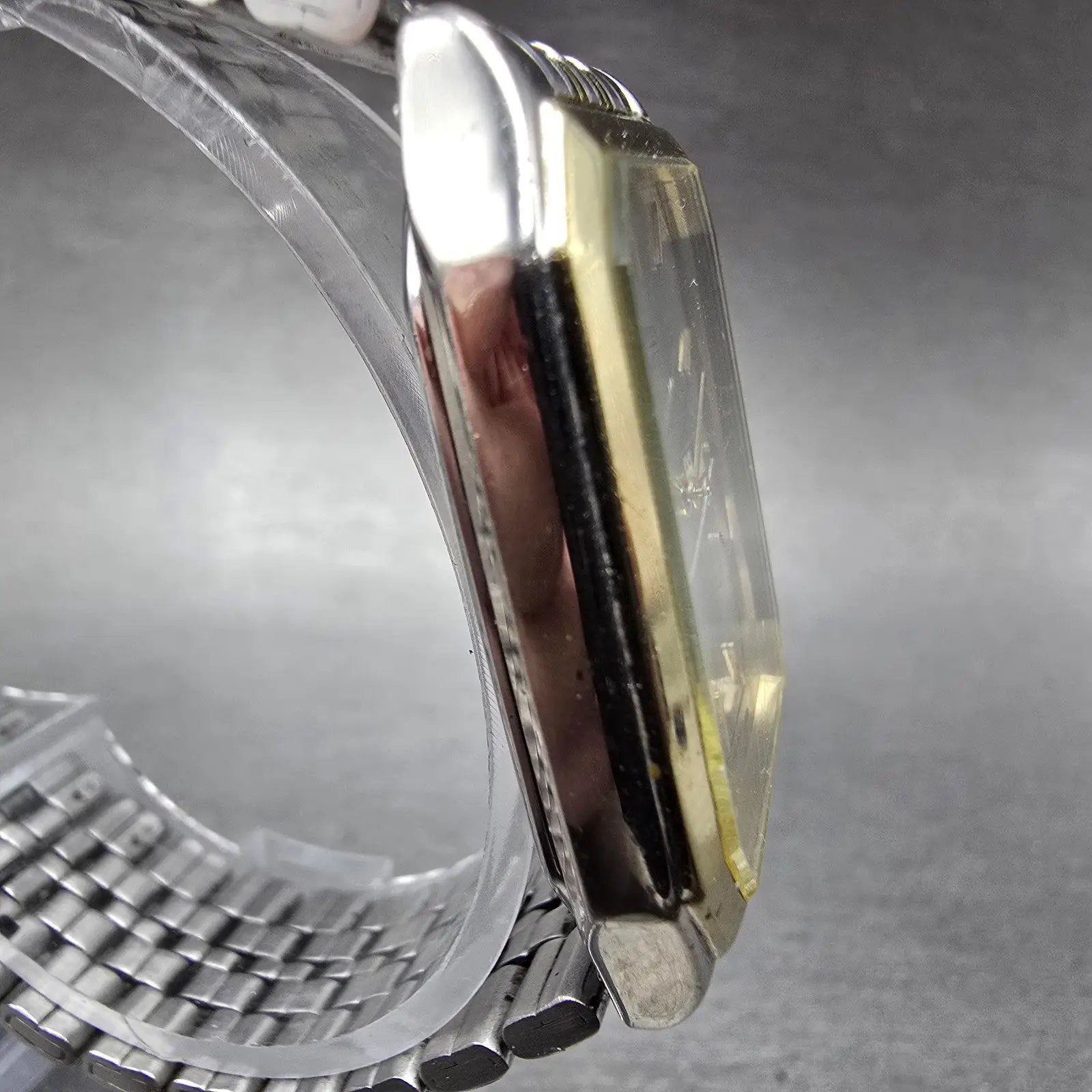 Citizen Watch Men 27mm Silver Dial Two Tone Daydate Rectangle 1000-S63871 NewBat3