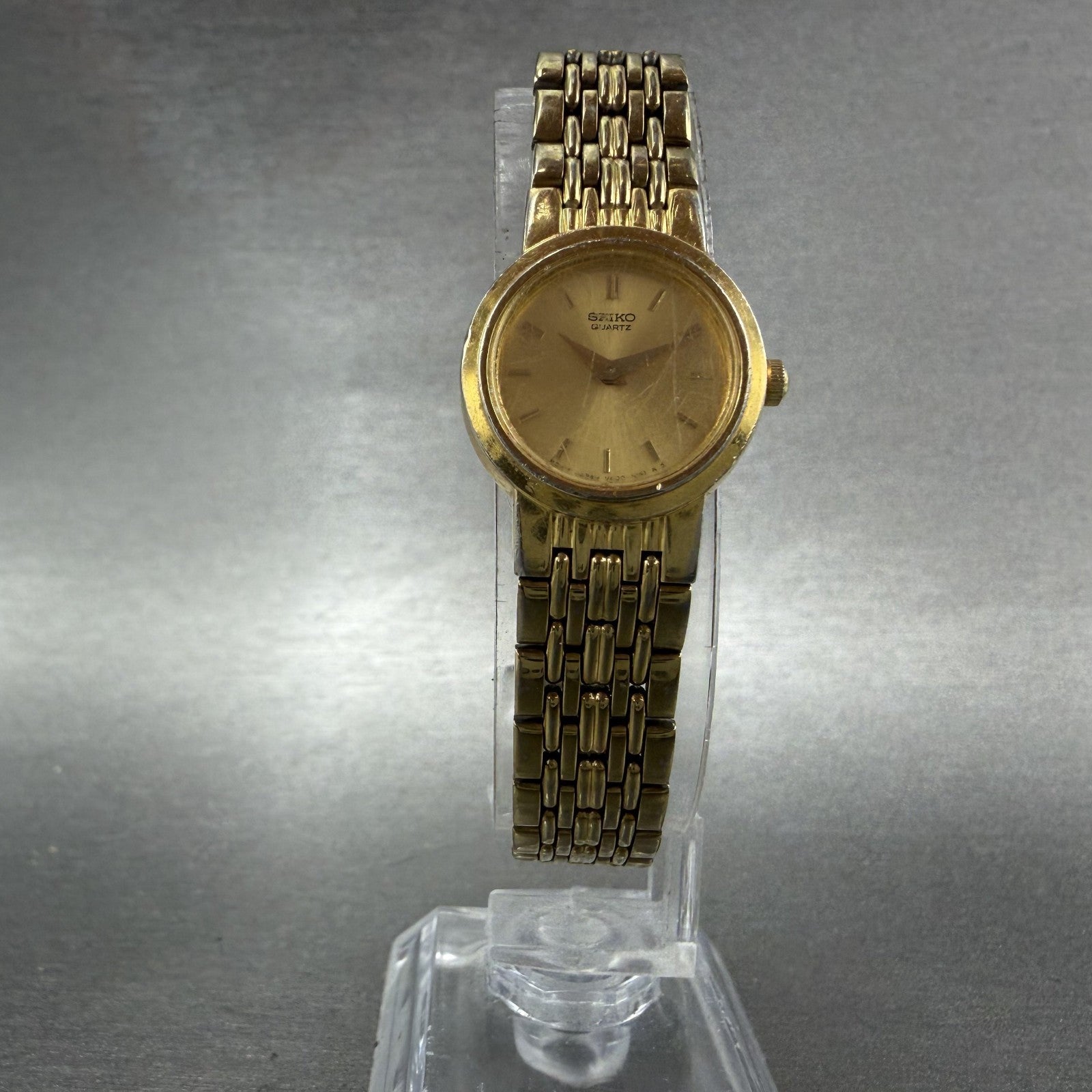 Seiko Watch Women 20mm Champagne Dial Gold Tone Round V400-0368 New Battery5