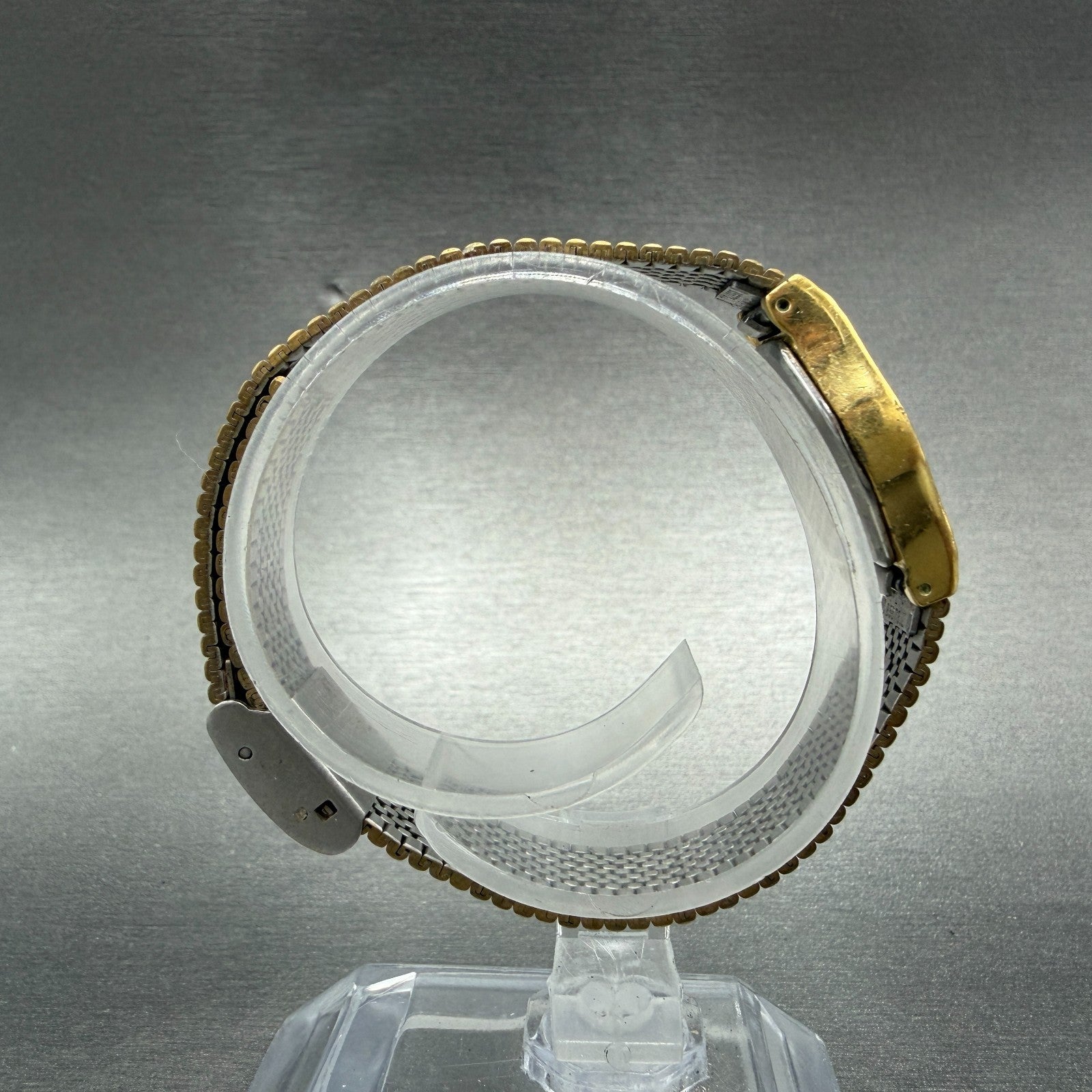 Seiko Watch Women 18mm Champagne Dial Gold Tone Round 2Y01-0140 New Battery8