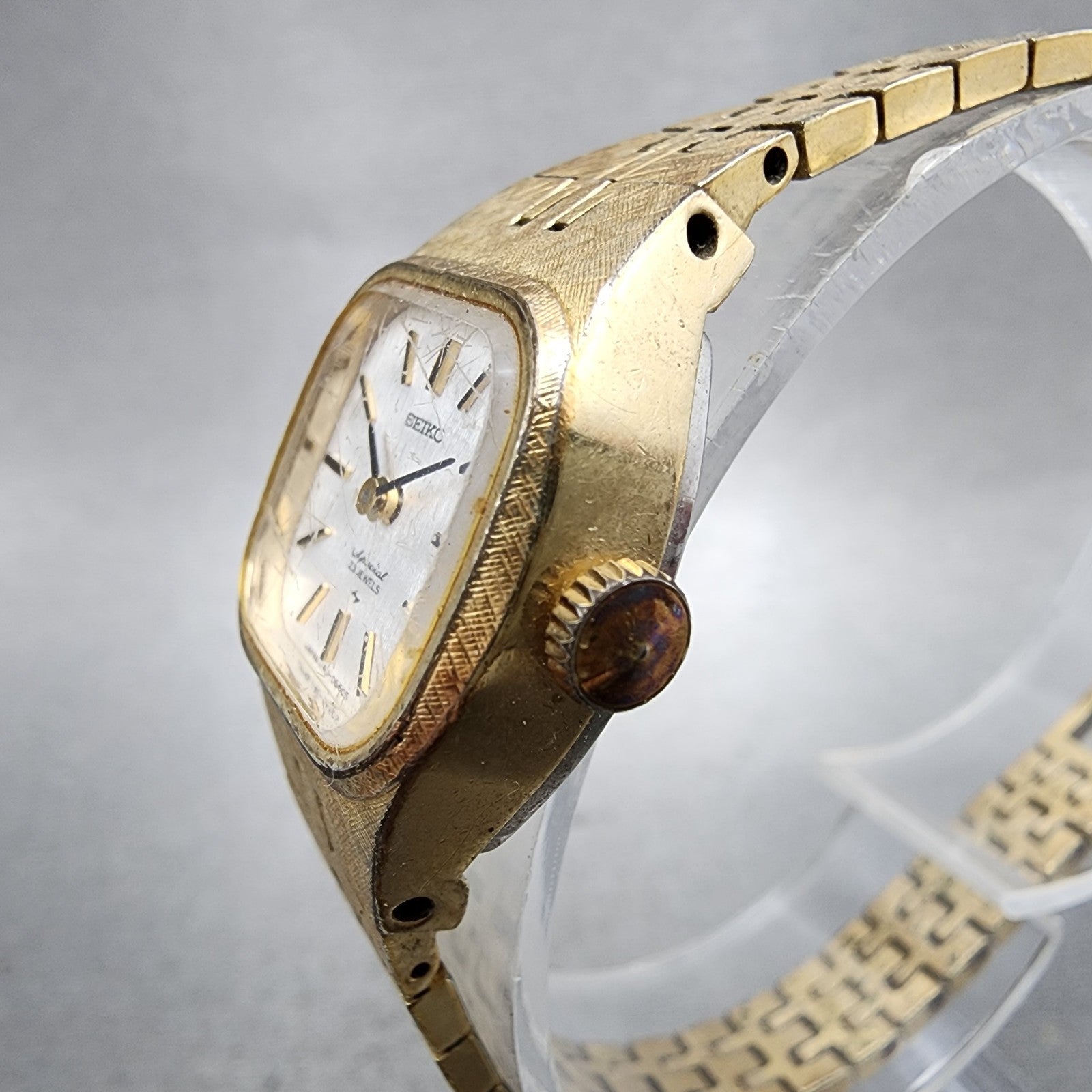 Seiko Special Watch Women 20mm Silver Dial Gold Tone Manual 11403240 Runs2