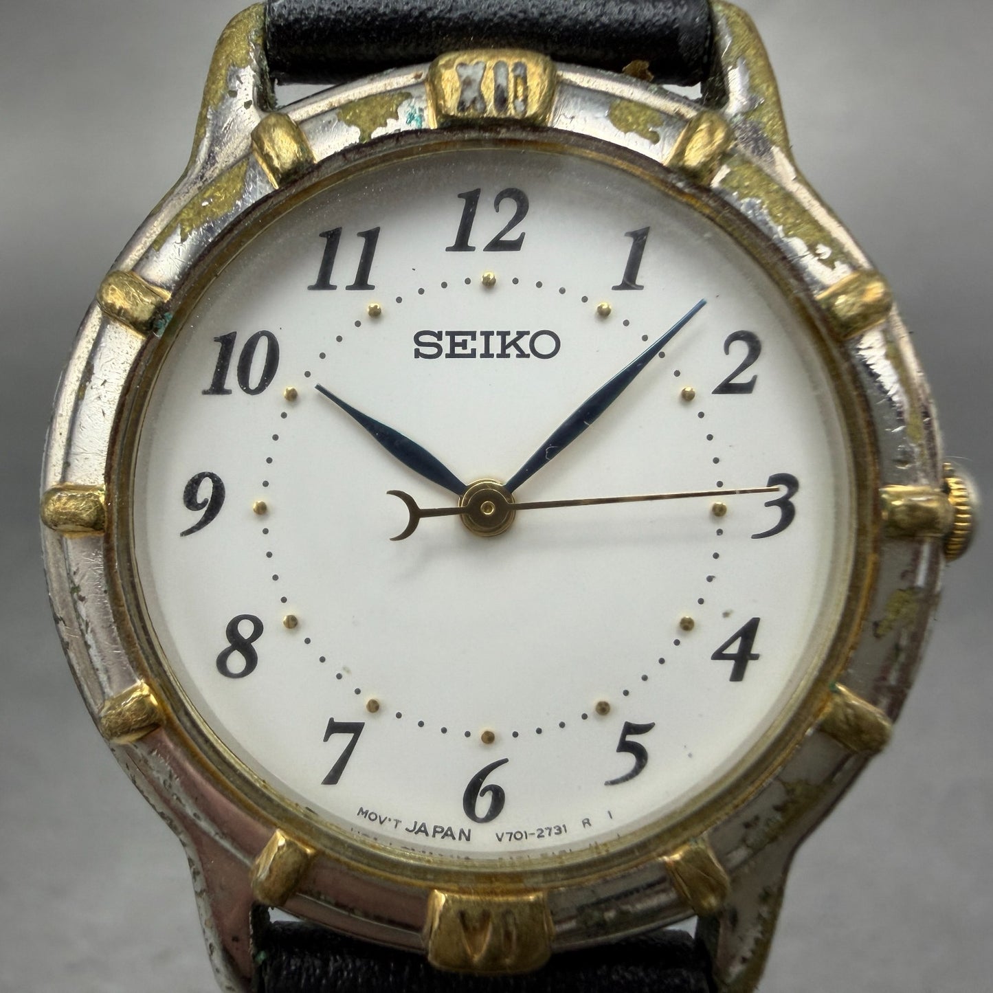 Seiko Watch Women 29mm White Dial Two Tone Round V701-1990 New Battery Vintage1