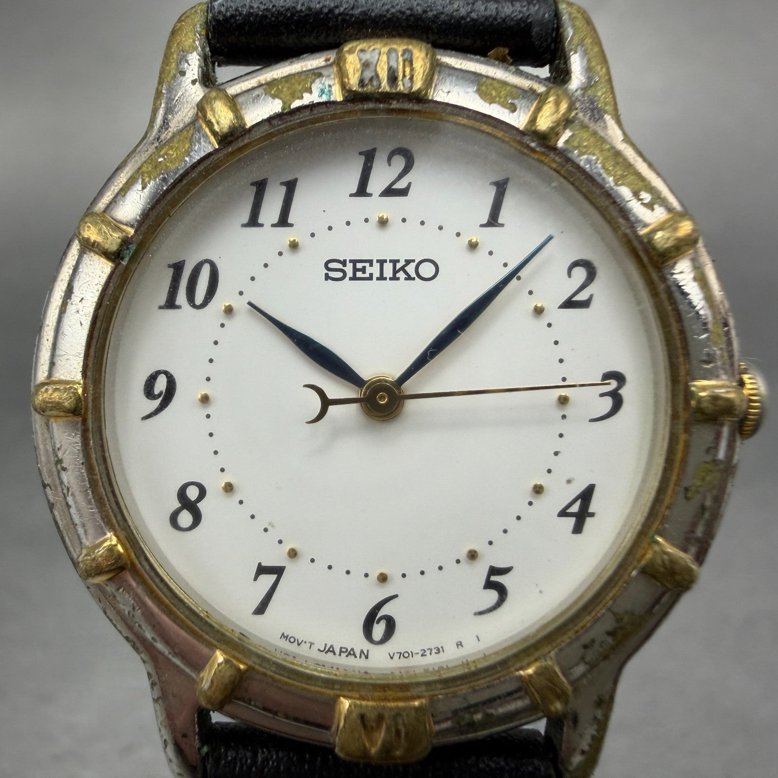 Seiko Watch Women 29mm White Dial Two Tone Round V701-1990 New Battery Vintage1