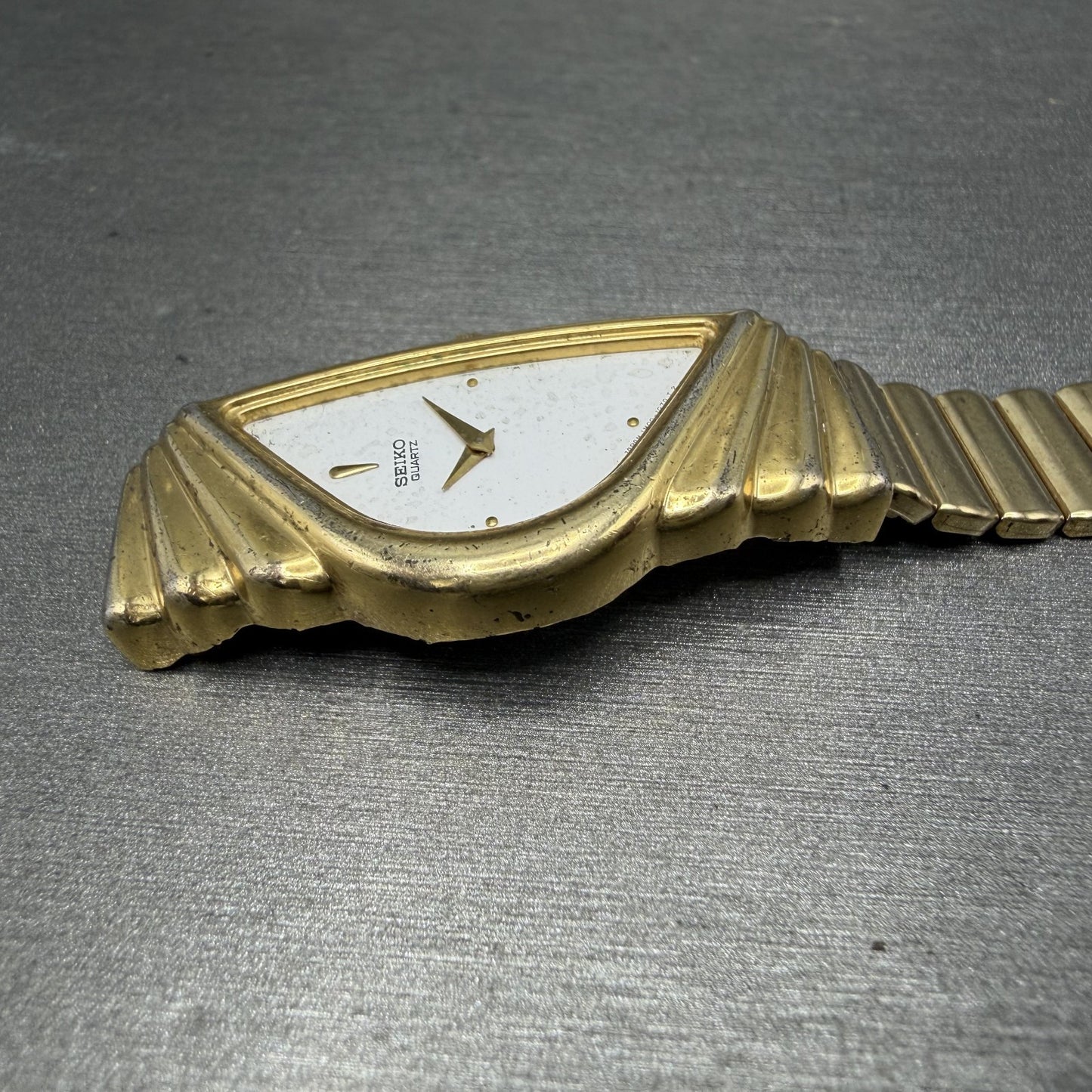 Seiko Half Moon Watch Women 20mm White Dial Gold Tone 1N00-5E09 PARTS6