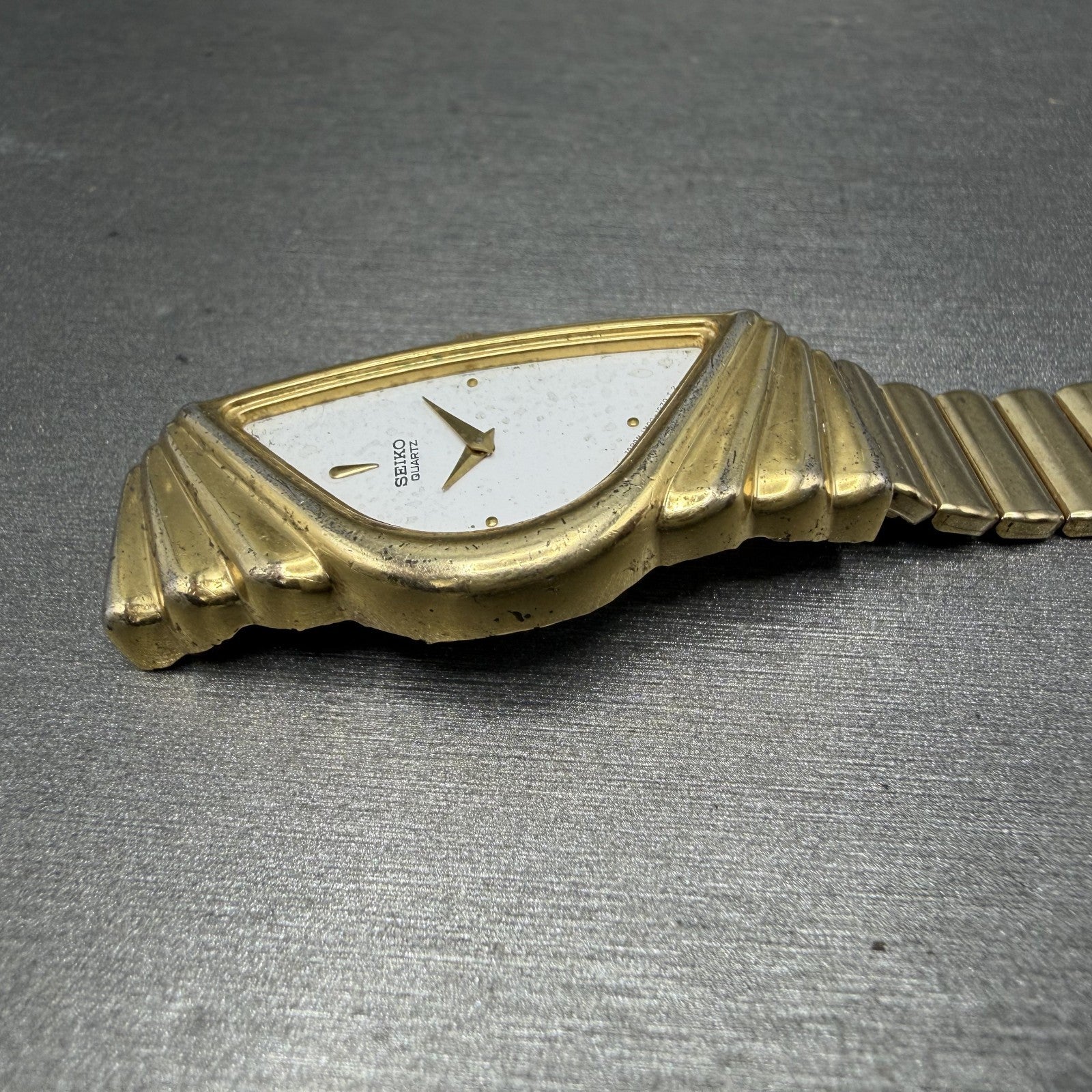 Seiko Half Moon Watch Women 20mm White Dial Gold Tone 1N00-5E09 PARTS6