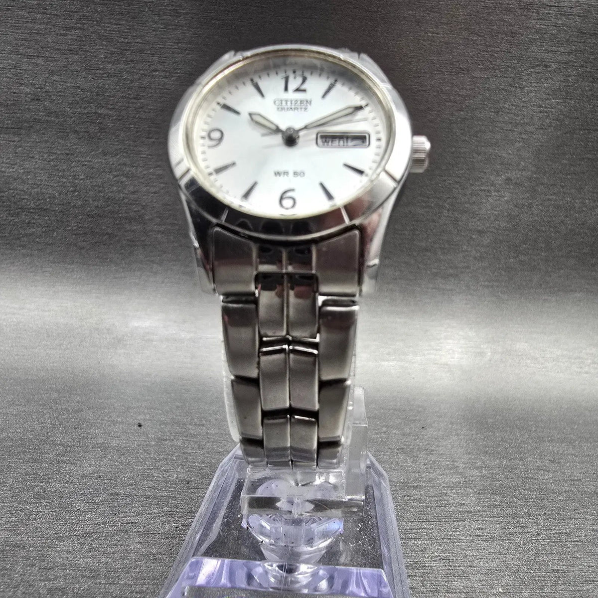 Citizen Watch Women 25mm Silver Dial Silver Tone Daydate 1002-S047439 New Batt P5