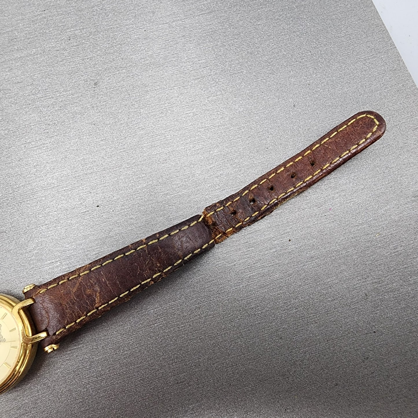 Burberry Watch Women 24mm Champagne Dial Gold Tone Round 3200 VTG PARTS8