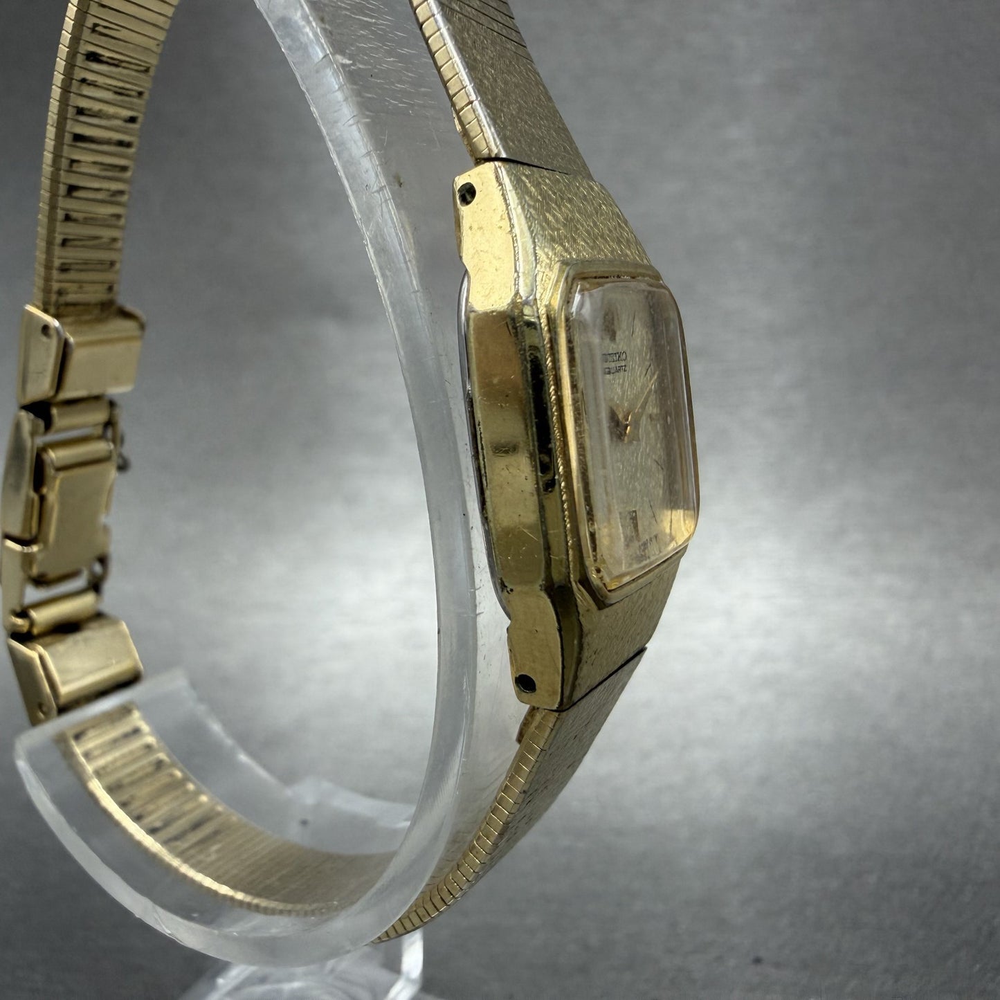 Seiko Watch Women 17mm Champagne Dial Gold Tone Rectangle 2C205789 New Battery3