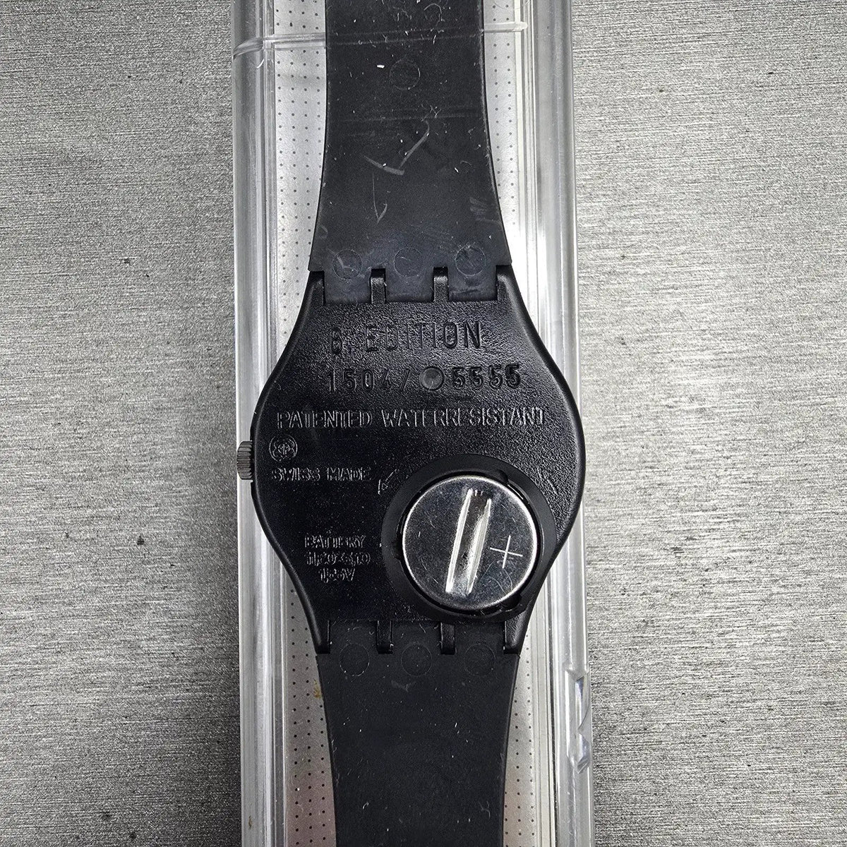Swatch 360 Rouge Sur Blackout Watch Men 34mm Black Dial GZ119 New Battery NOS8