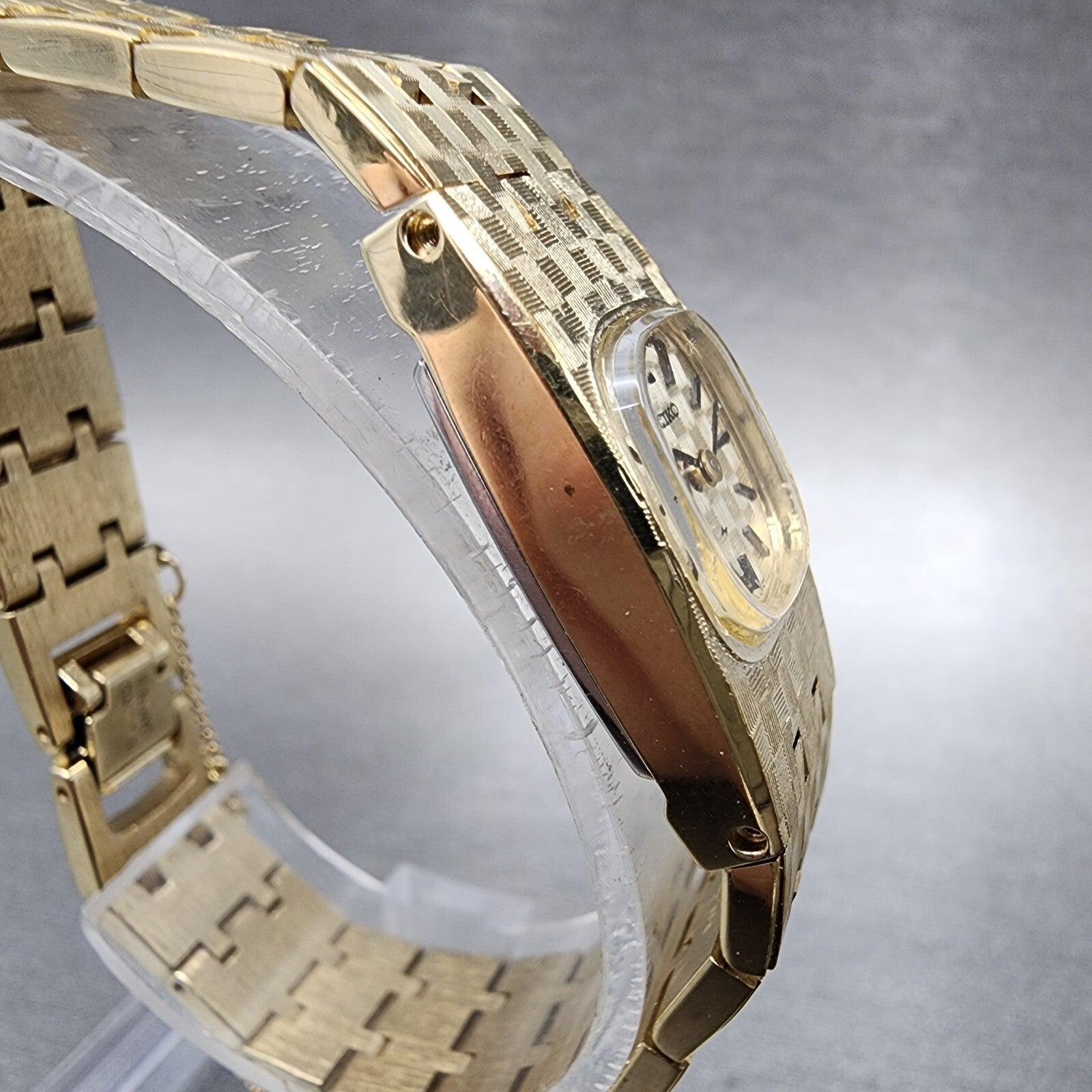 Seiko Watch Women 16mm Gold Dial Gold Tone Manual Rectangle 113399 Runs3