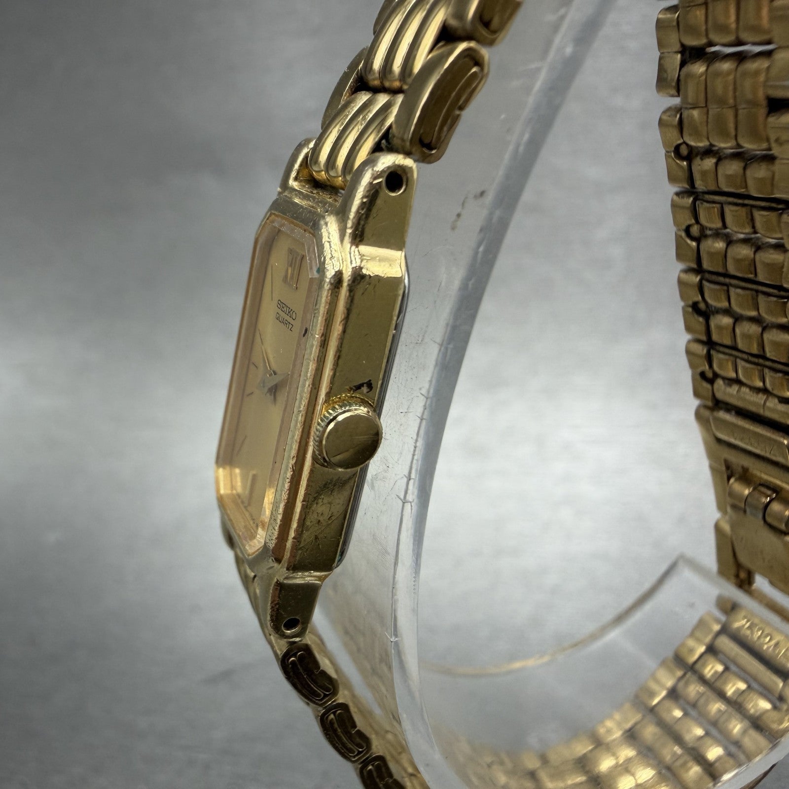 Seiko tank Watch Women 12mm Champagne Dial Gold Tone 2e206389 New Battery2
