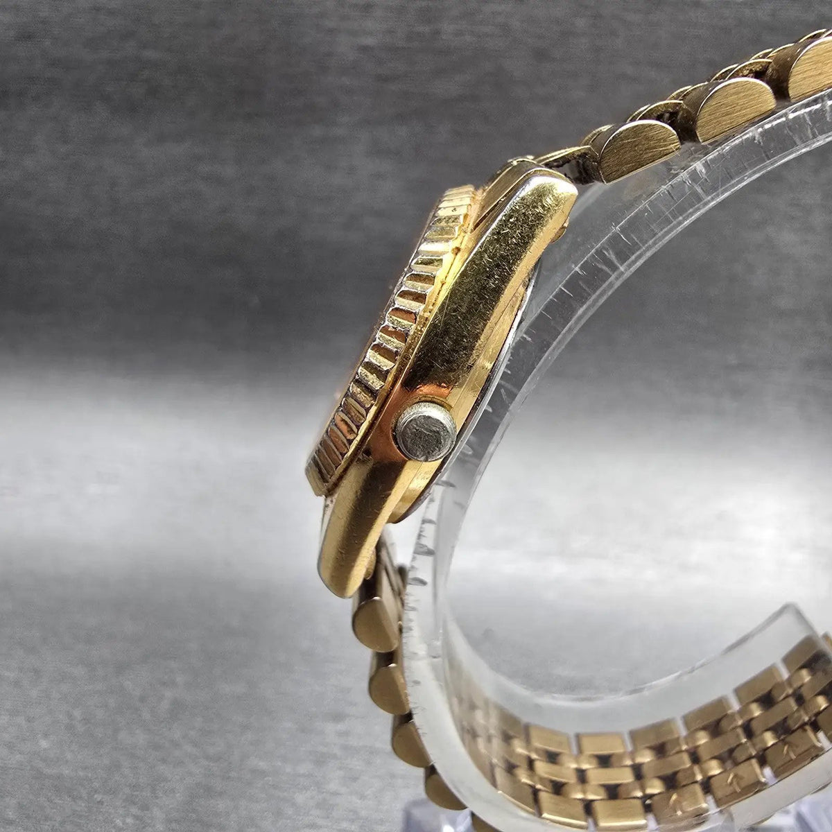 Seiko Womens Watch 24mm Gold Dial Gold Tone Daydate Round 7N83-0049 New Battery2