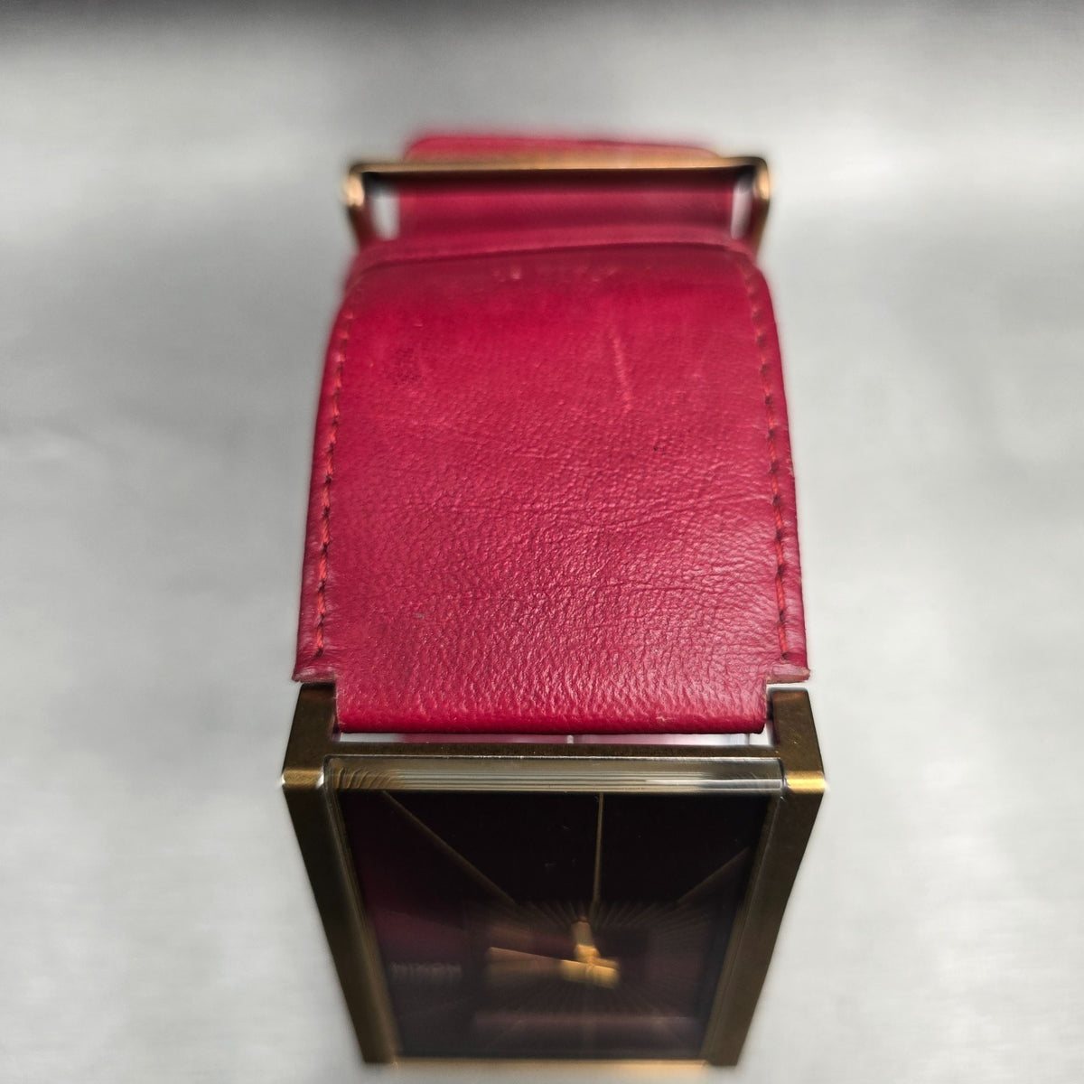 Nixon The Motif Watch Women 38mm Red Dial Gold Tone Rectangle New Battery4