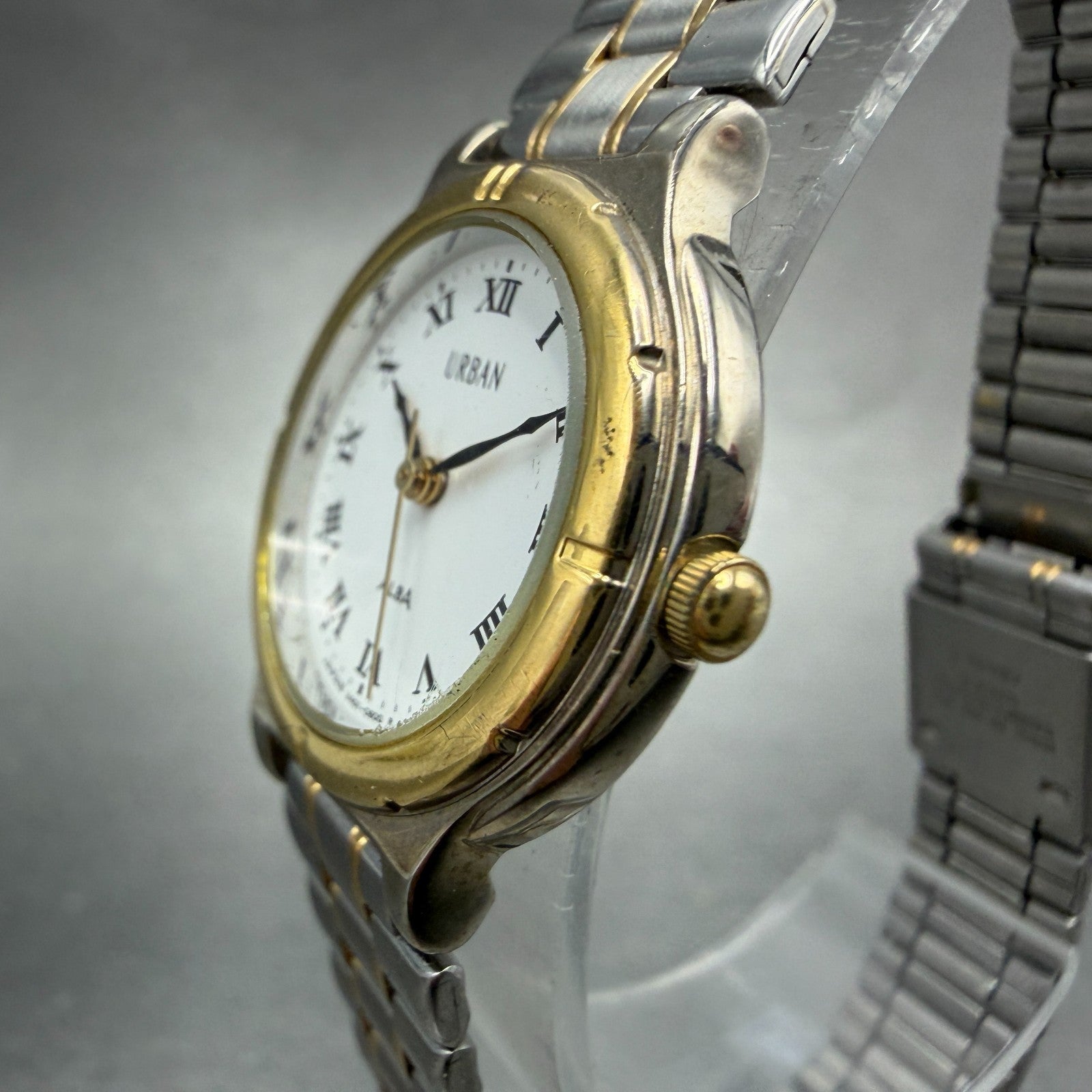 Seiko Alba Urban Watch Women 25mm White Dial Two Tone V401-0220 New Battery2