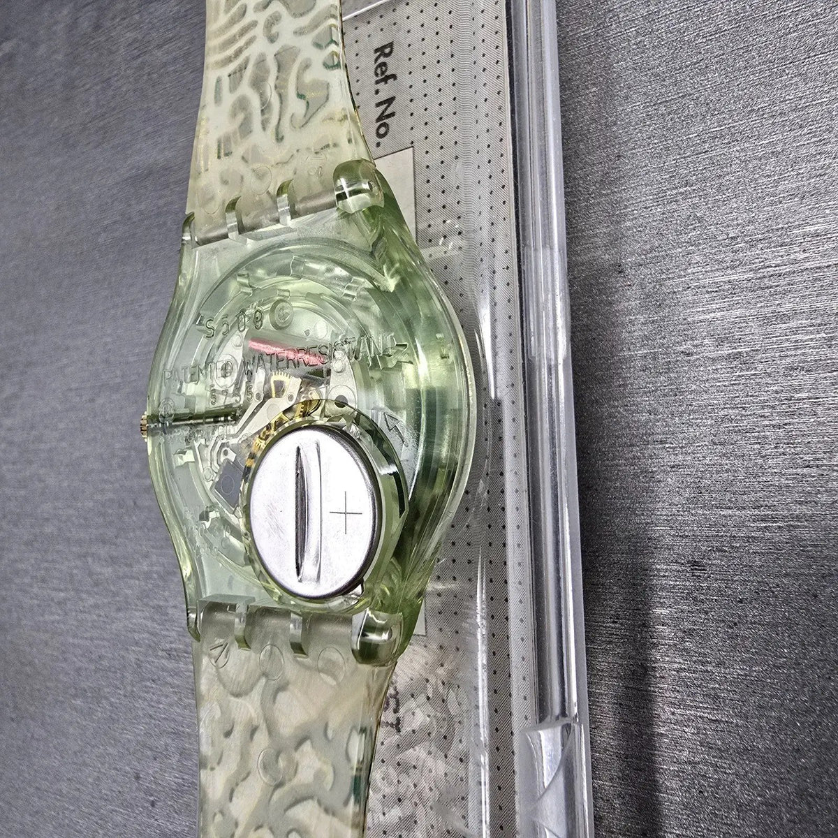 Swatch Tai Sun Watch Men 34mm Silver Dial Green Case GG133 New Battery NOS11