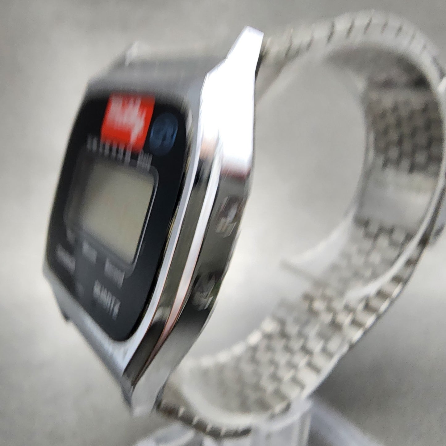 Casio 155 B816 Watch Men 35mm LCD Digital Silver Tone Daydate New Batt Vintage2