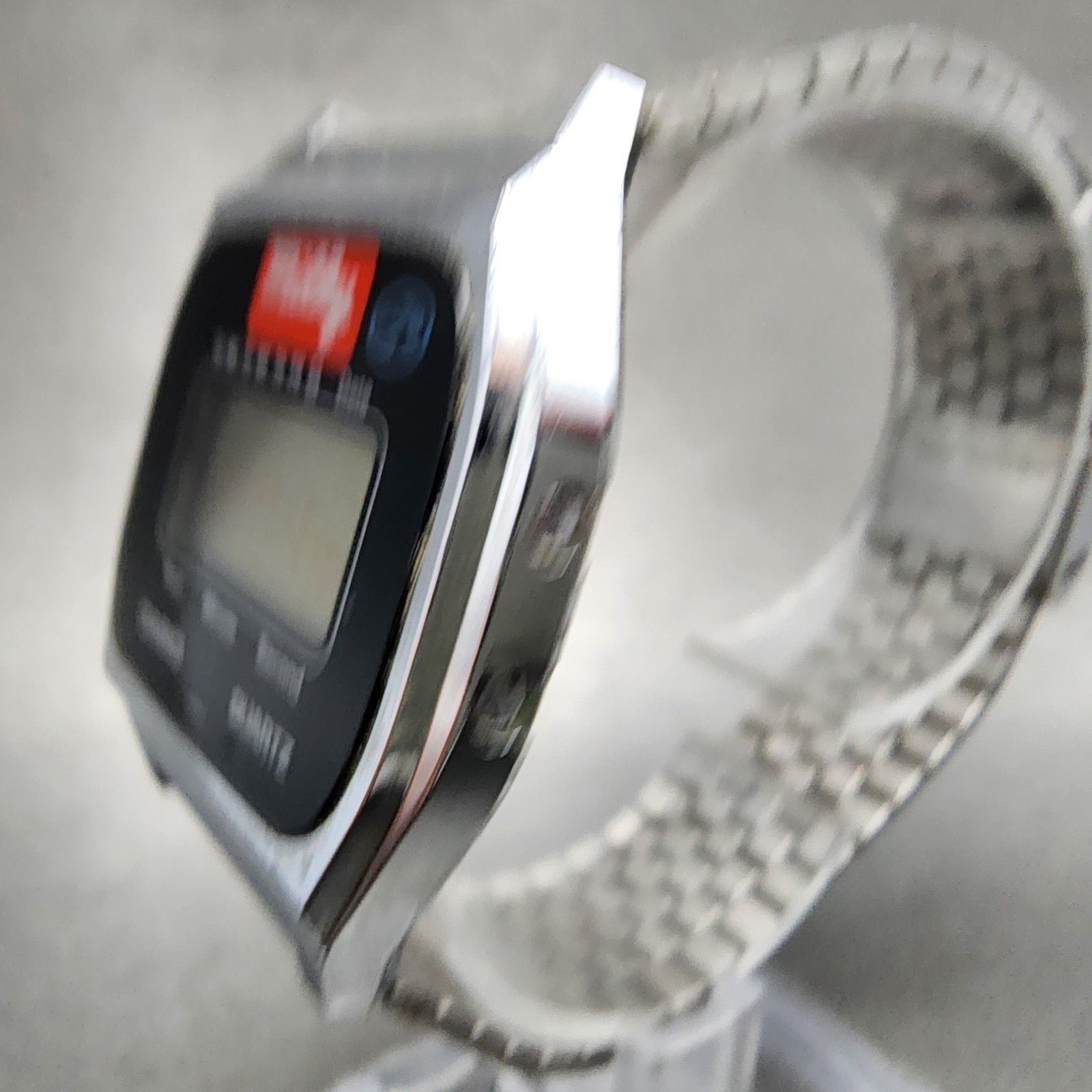 Casio 155 B816 Watch Men 35mm LCD Digital Silver Tone Daydate New Batt Vintage2
