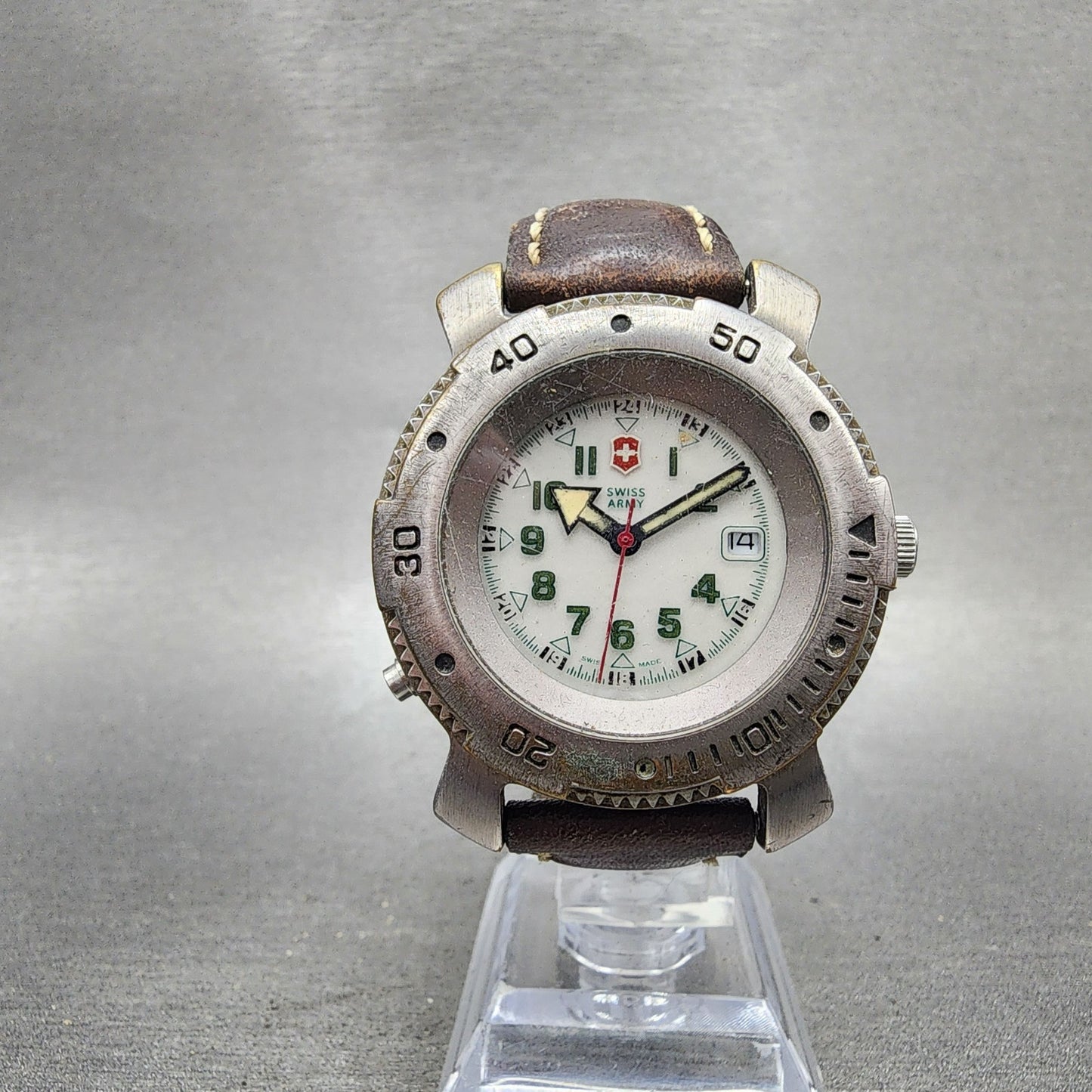 Victorinox Swiss Army Sportline Watch Men 40mm White Dial Silver Tone Date PARTS6