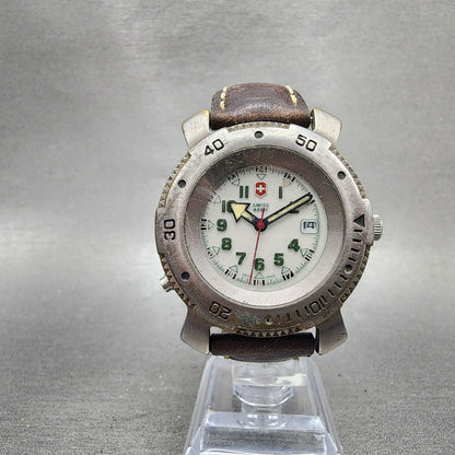 Victorinox Swiss Army Sportline Watch Men 40mm White Dial Silver Tone Date PARTS6