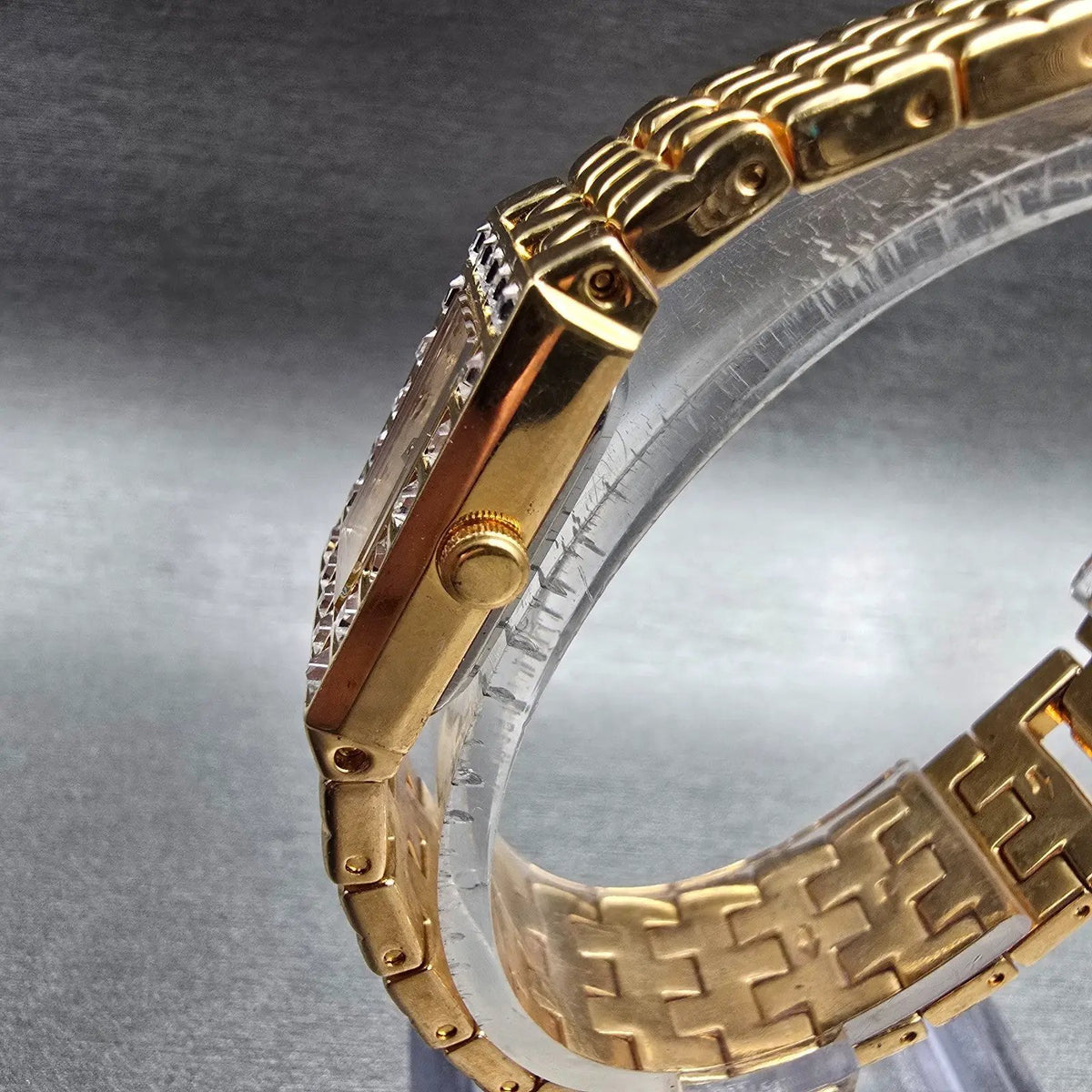 Seiko Pulsar Watch Women 17mm White Dial Gold Tone Gemmed V810-X064 New Battery2