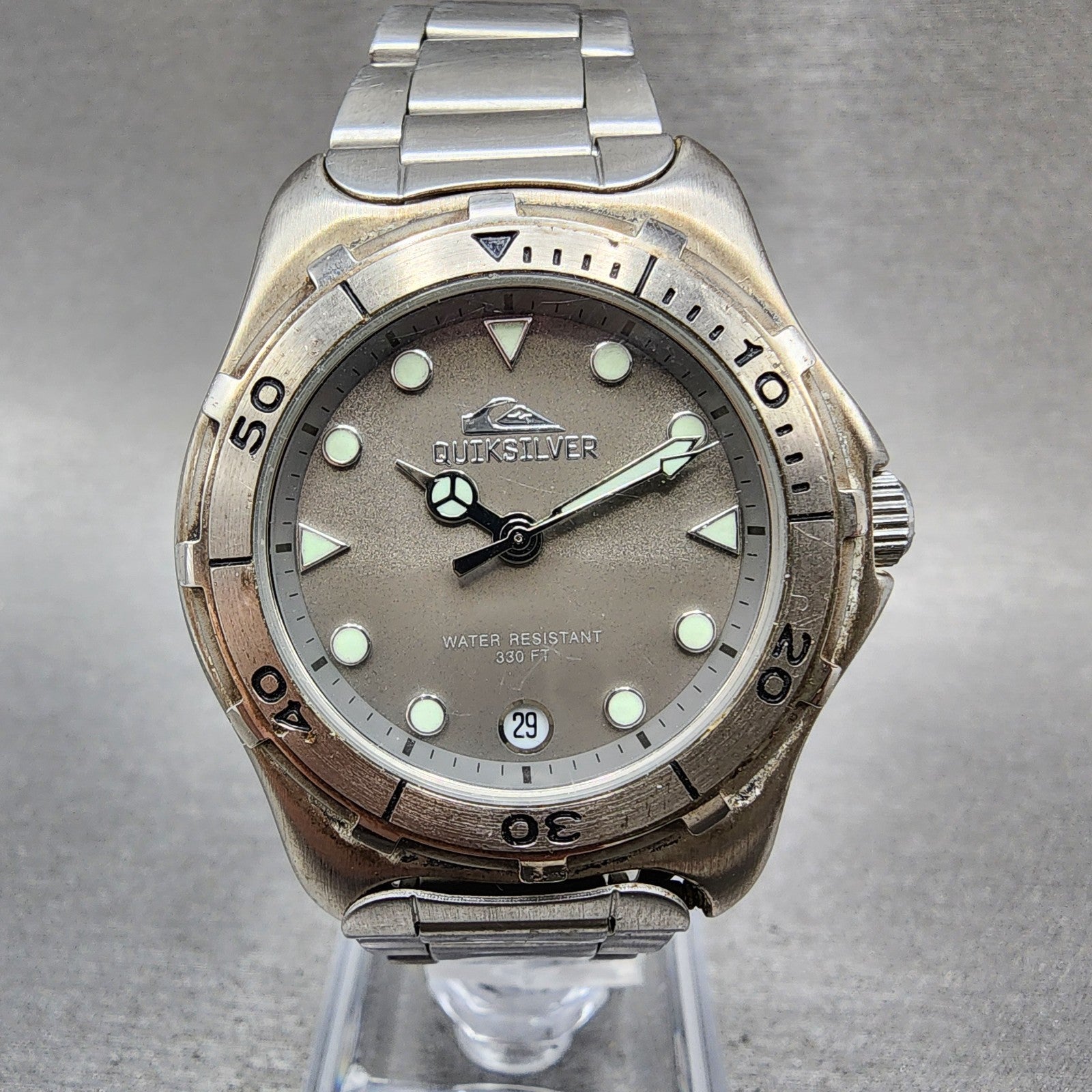 QuikSilver Dive Watch Men 35mm Gray Dial Silver Tone Date Round QS221 New Batt0