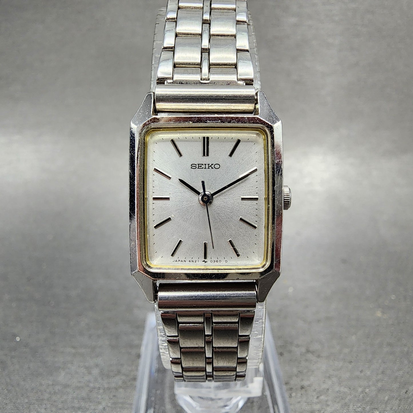 Seiko Tank Watch Women 19mm Silver Dial Silver Tone 4n215090 New Battery0