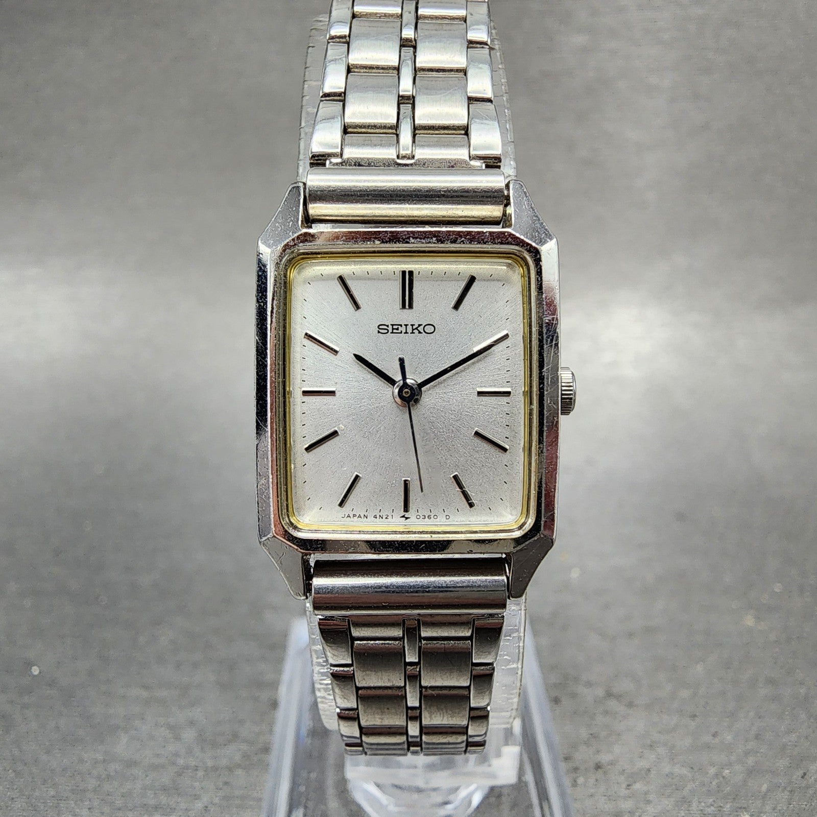 Seiko Tank Watch Women 19mm Silver Dial Silver Tone 4n215090 New Battery0