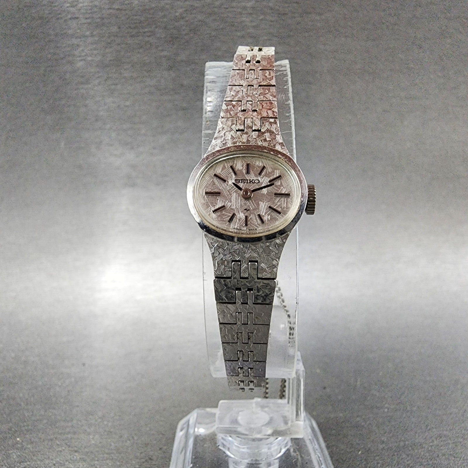 Seiko Watch Women 17mm Silver Dial Silver Tone Oval Manual 11007610 Runs5