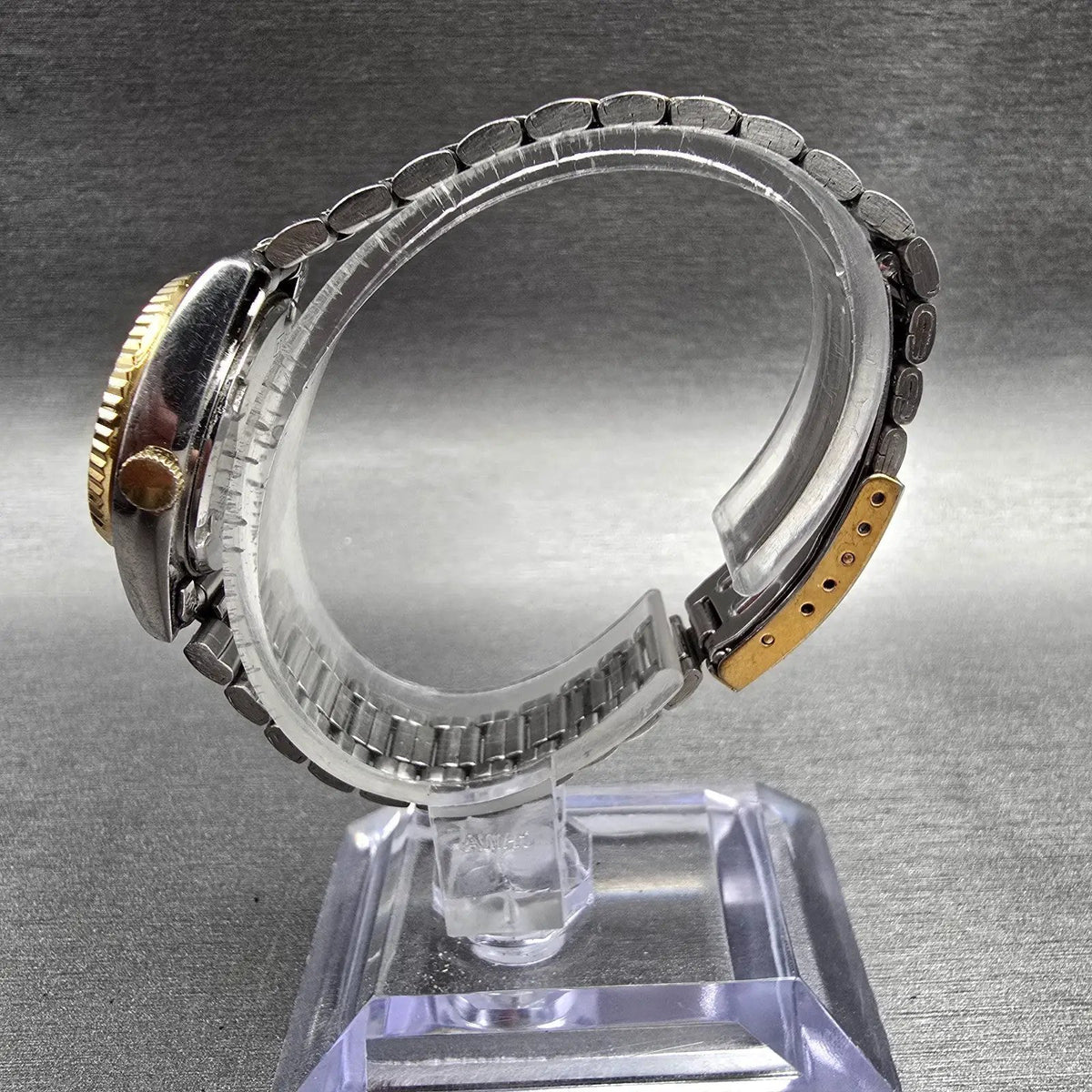 Seiko SQ Watch Women 24mm Silver Dial Two Tone Daydate Round 8523-0059 New BattG6