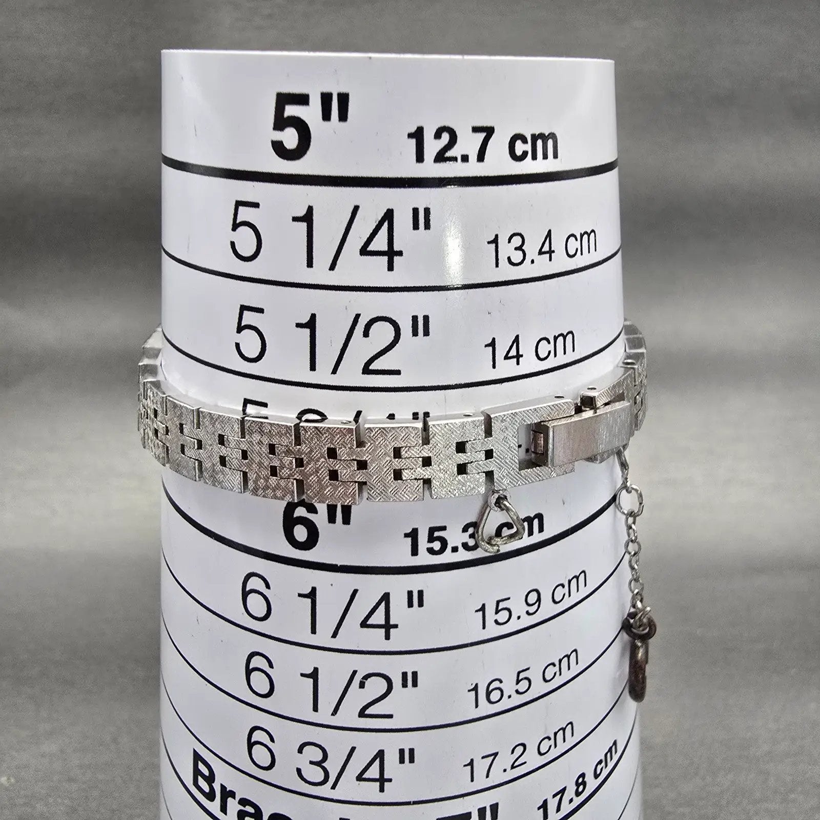 Seiko Watch Women 17mm Silver Dial Silver Tone Oval 2320-6469 New Battery VTG9