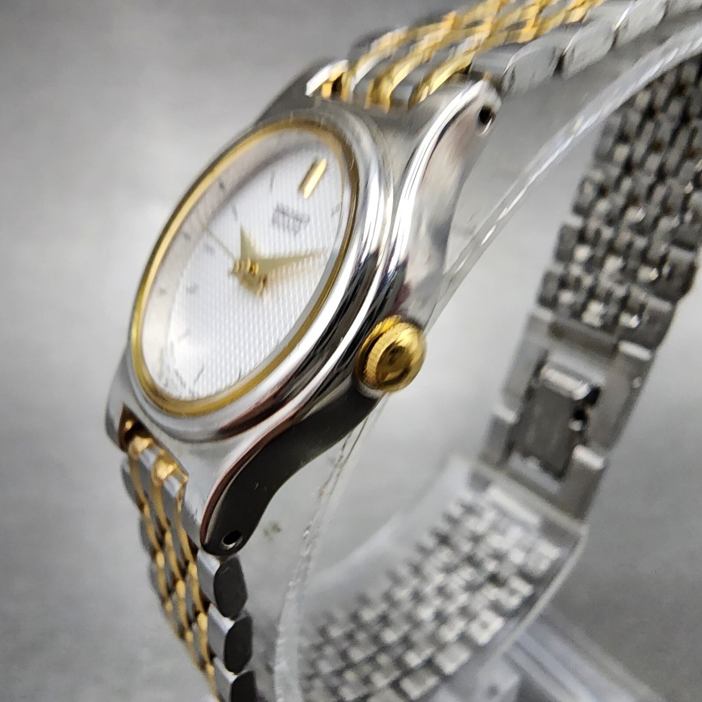 Seiko Watch Women 18mm White Dial Two Tone Oval V4015228 New Battery2