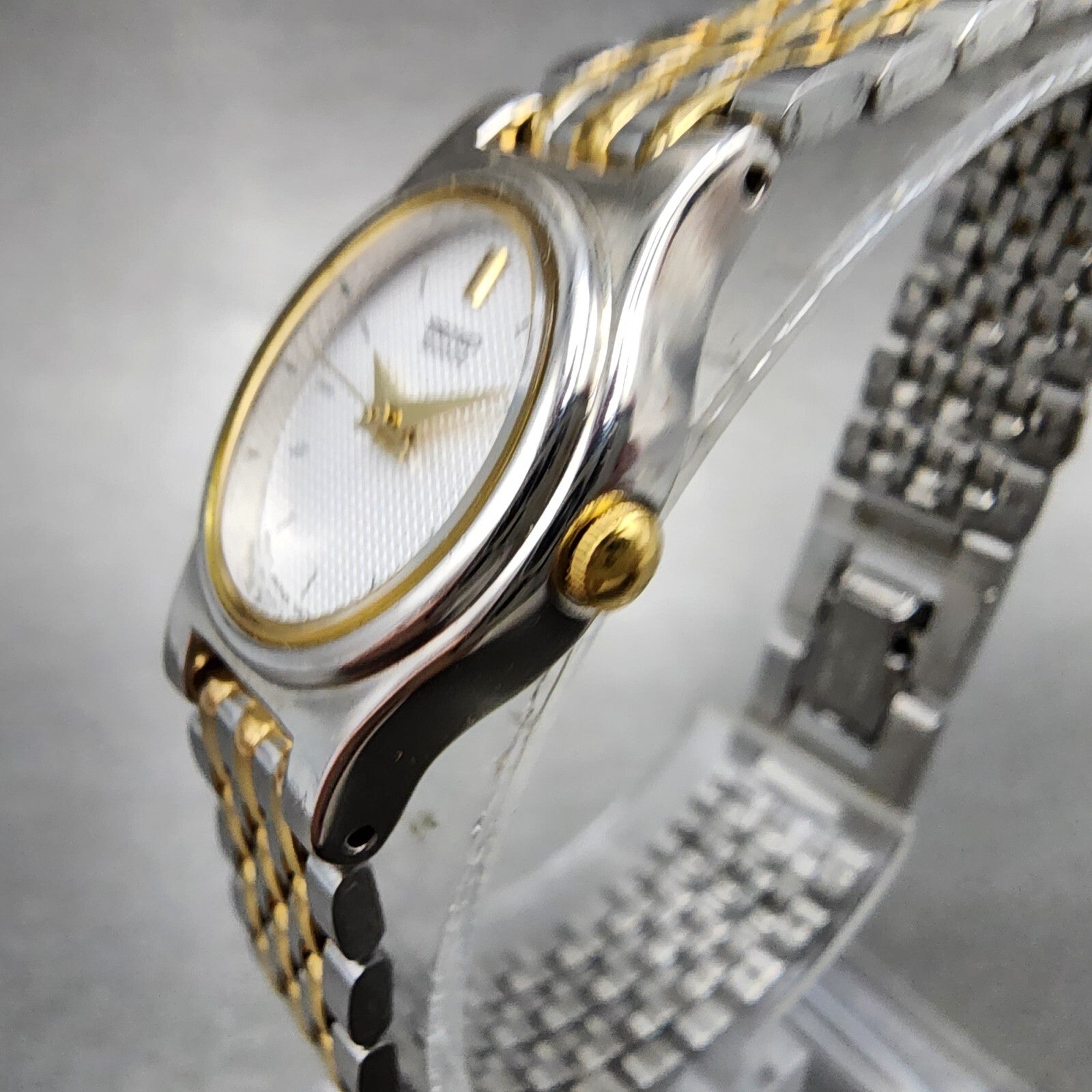 Seiko Watch Women 18mm White Dial Two Tone Oval V4015228 New Battery2