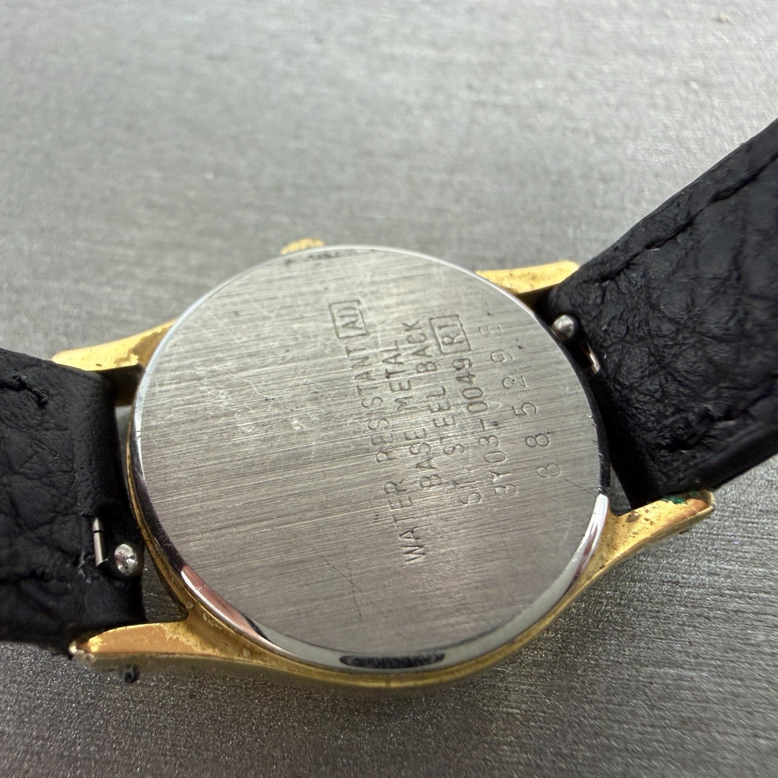 Seiko Mickey Watch Women 22mm Champagne Dial Gold Tone Daydate 3Y03-0049 New Bat9