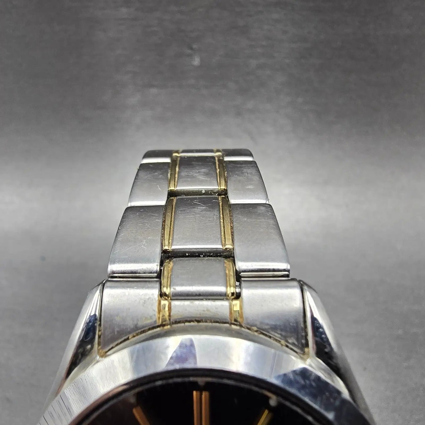 Seiko Solar Watch Men 37mm Black Dial Two Tone Daydate Round V158-0AB0 Runs YJH4